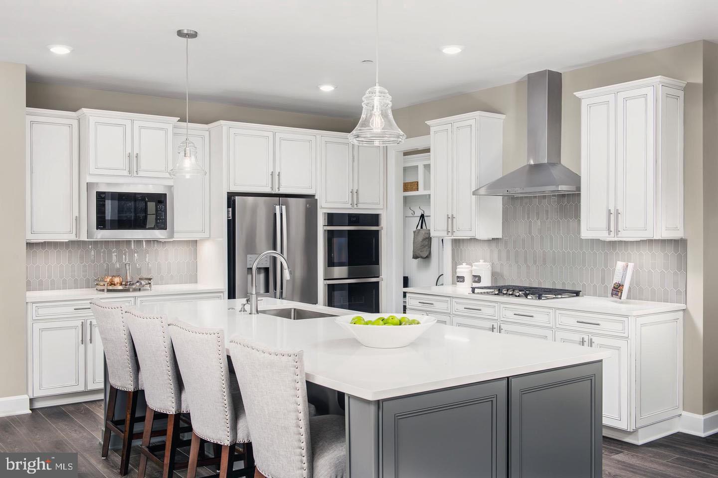 8405 BALD EAGLE COURT