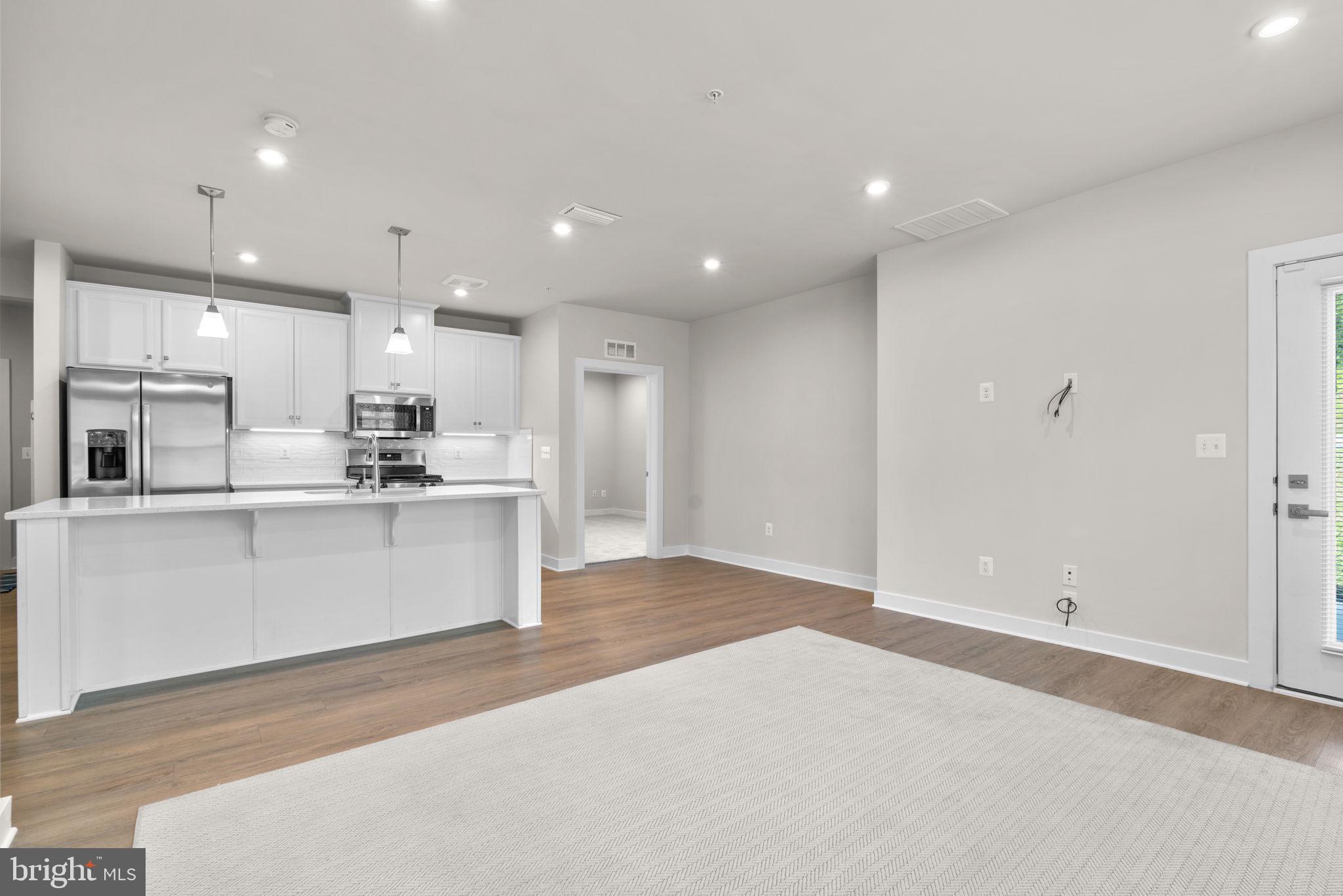 10421 RESORT ROAD Unit: E