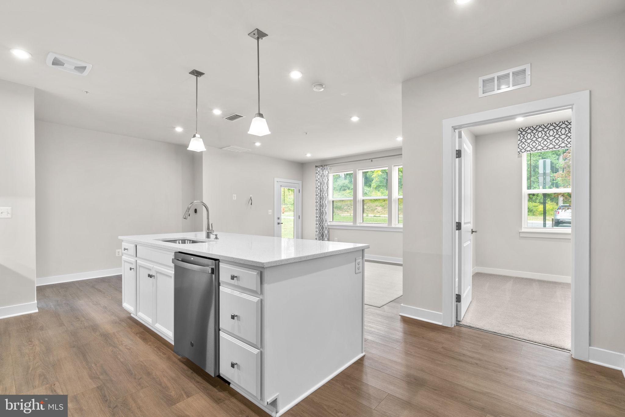 10421 RESORT ROAD Unit: E