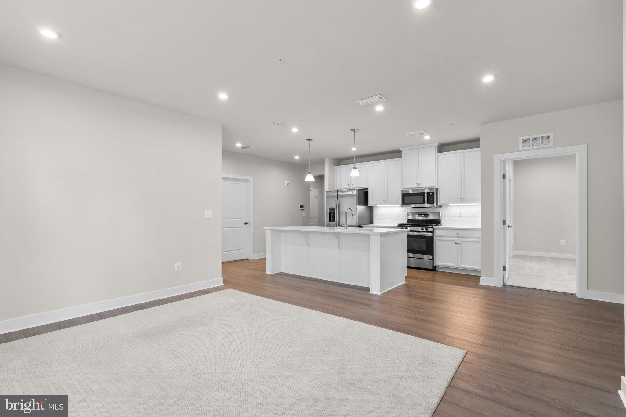 10421 RESORT ROAD Unit: E