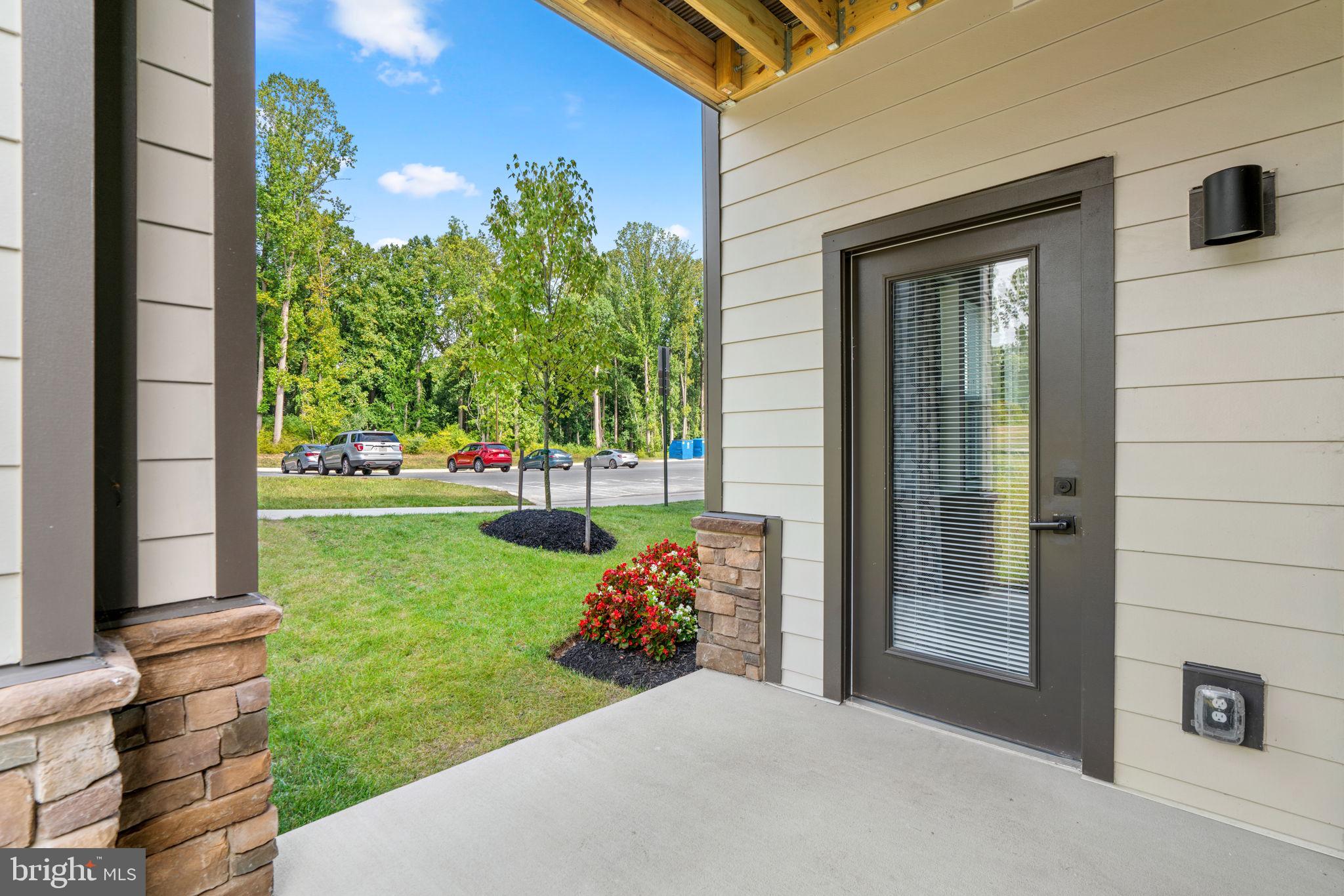 10421 RESORT ROAD Unit: E