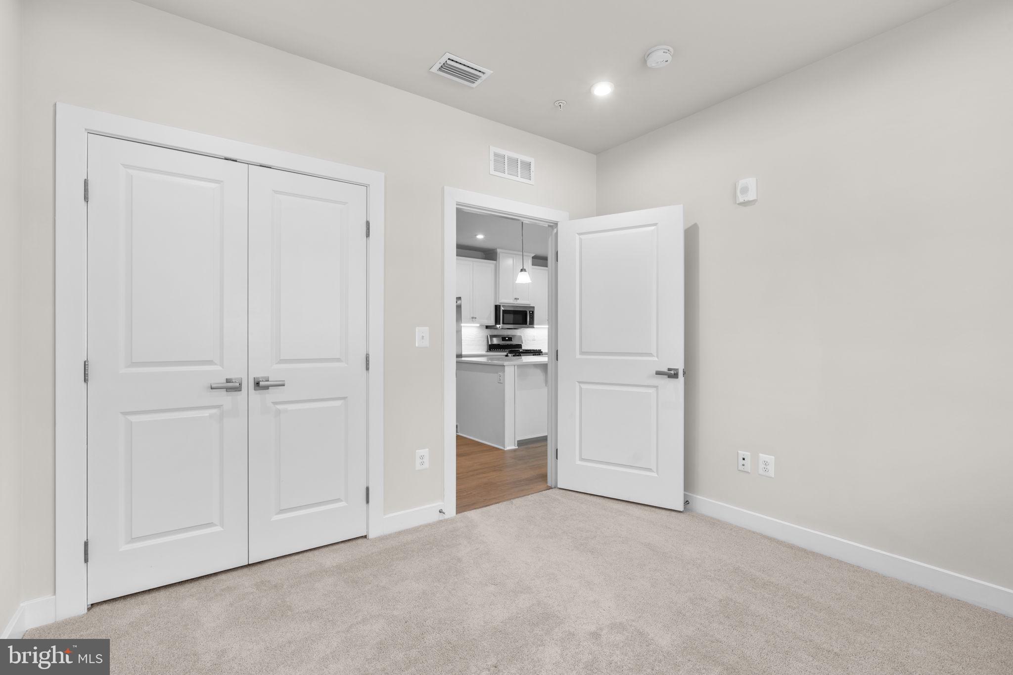 10421 RESORT ROAD Unit: E