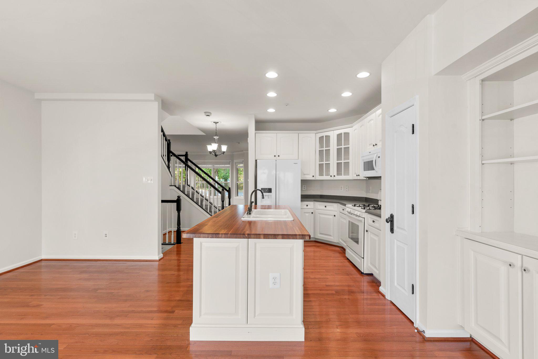 10214 RUTLAND ROUND ROAD Unit: 70