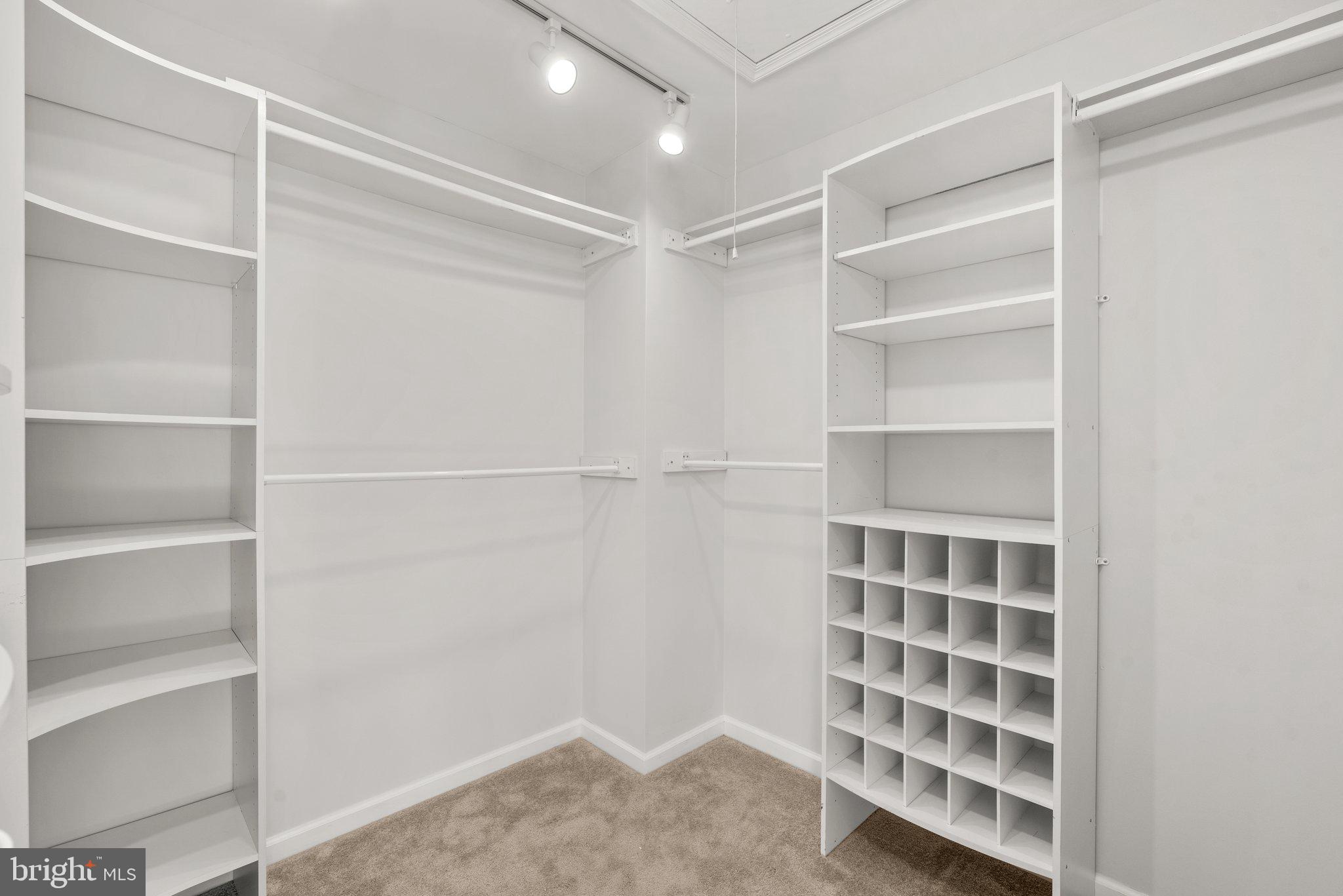 10214 RUTLAND ROUND ROAD Unit: 70