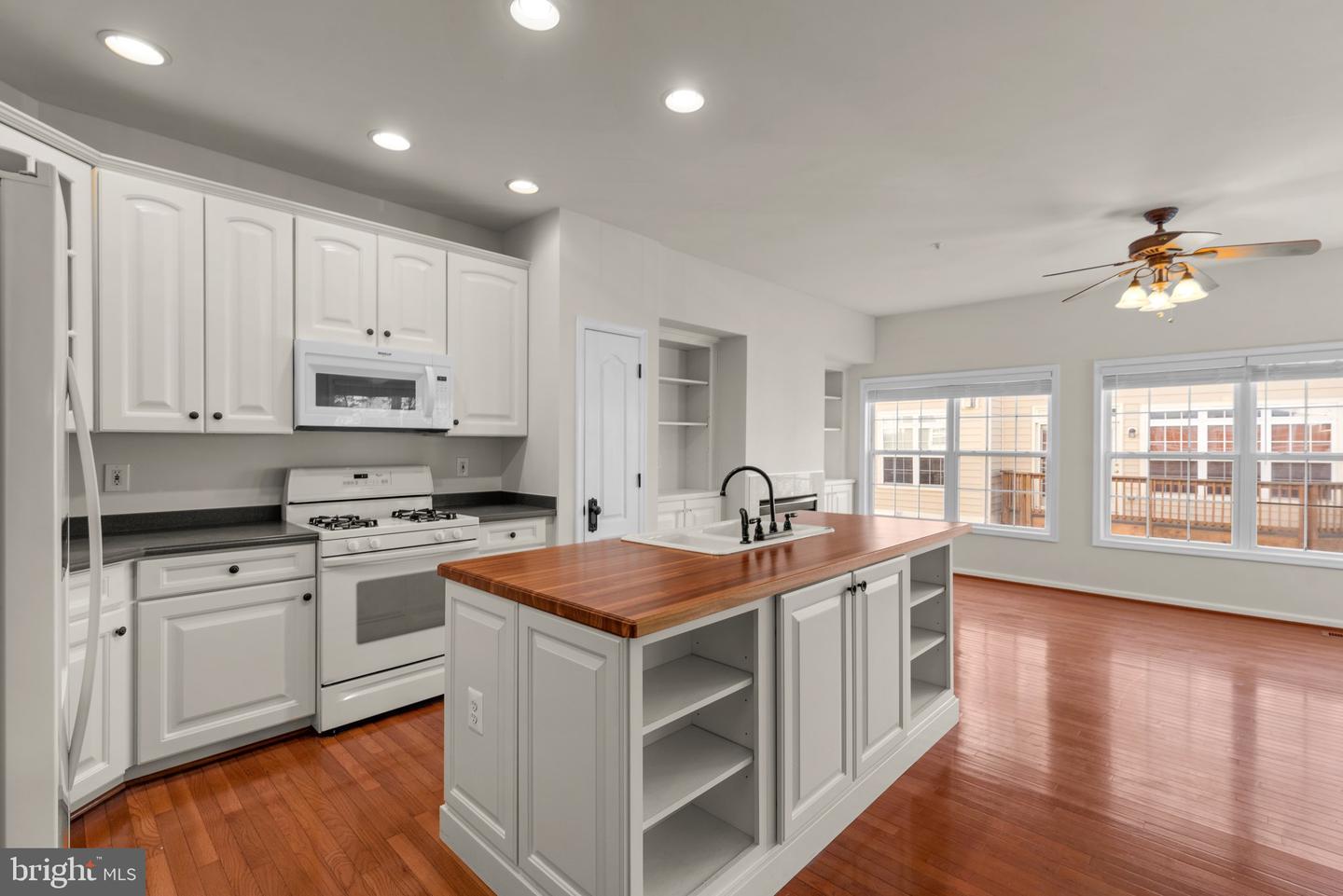 10214 RUTLAND ROUND ROAD Unit: 70