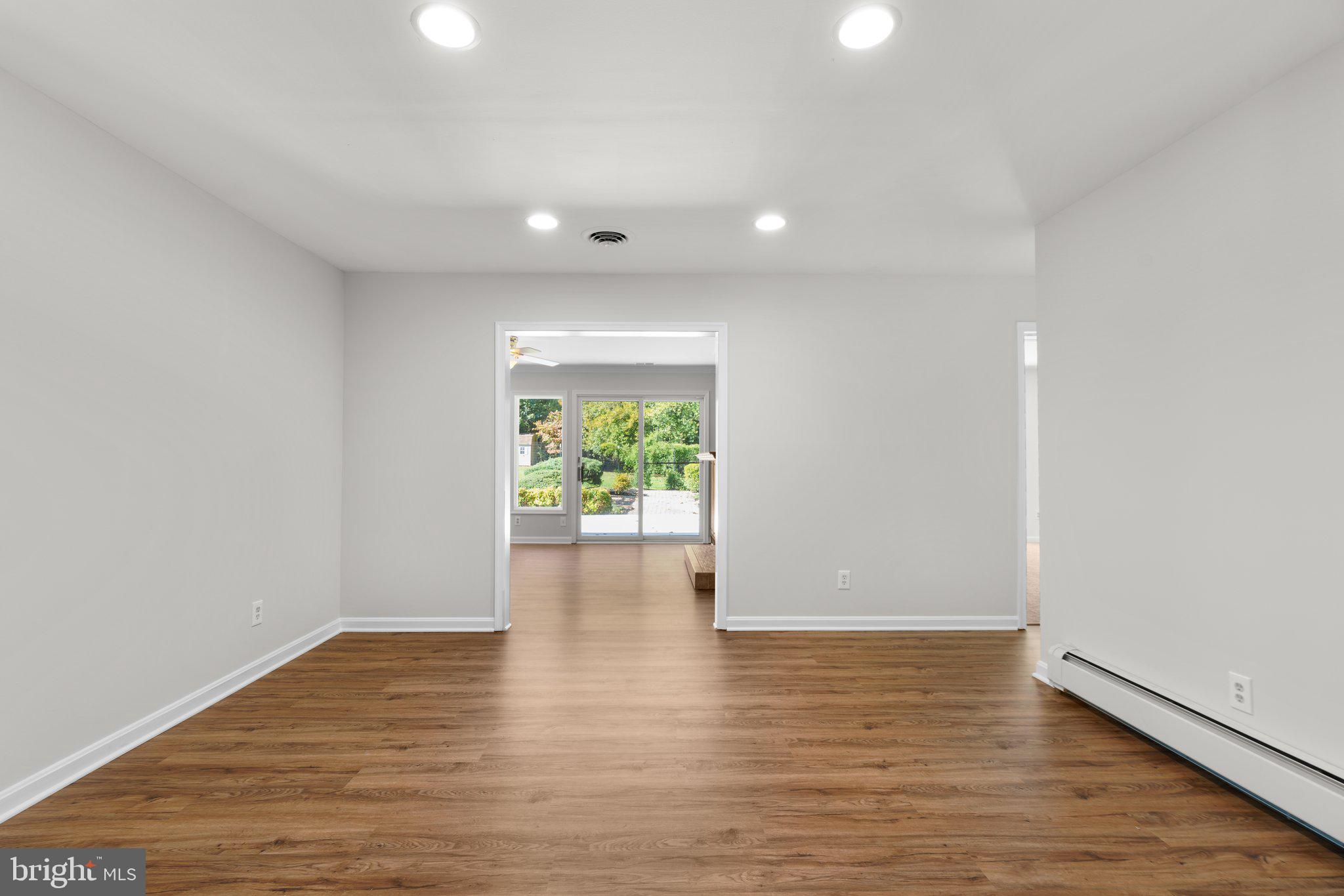 11752 Clarksville Pike Pike