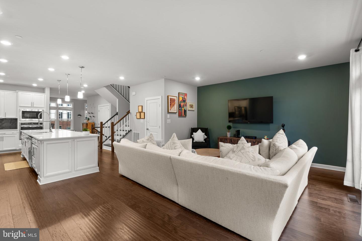 6025 Hidden MEADOW