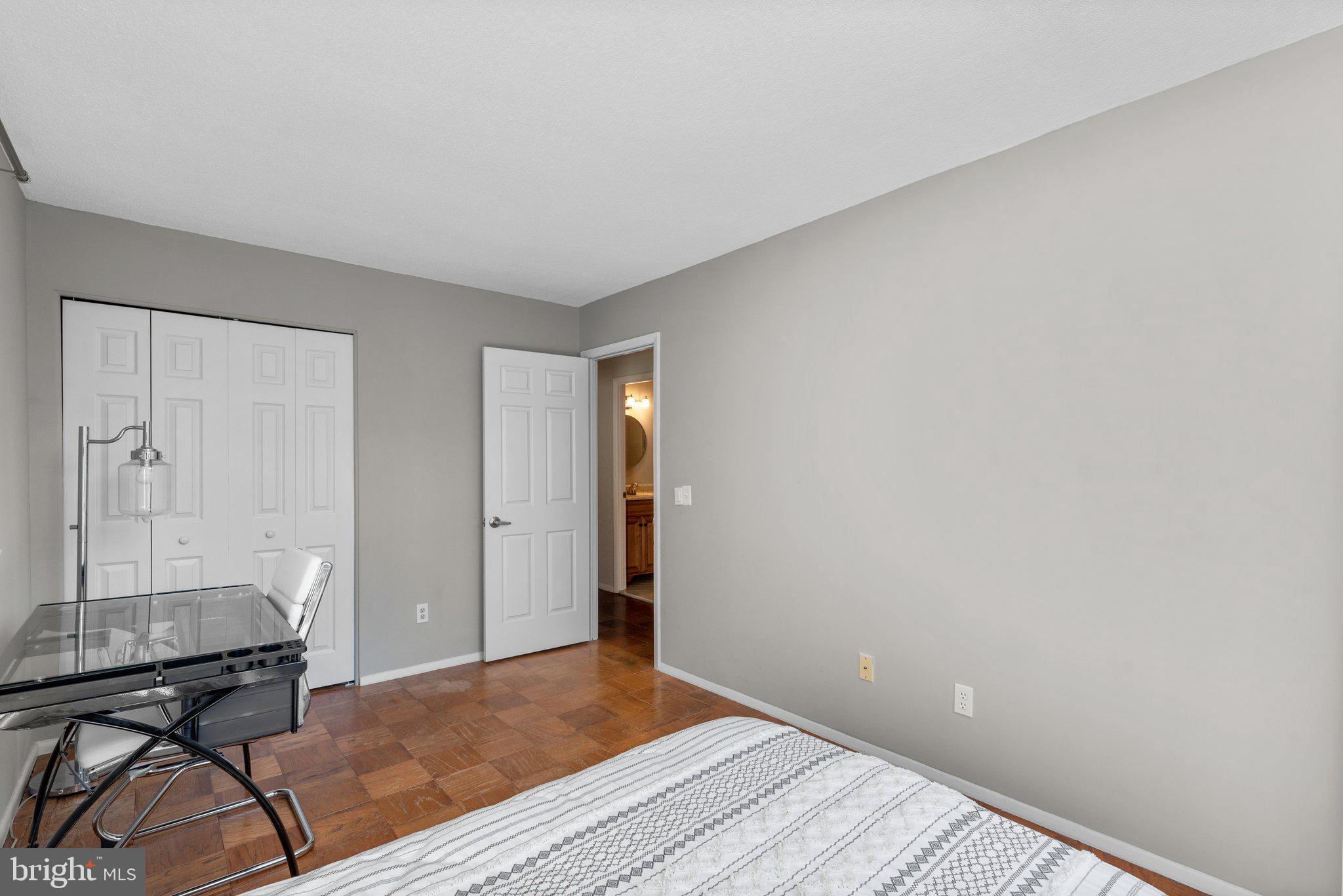 9512 Longlook LANE N