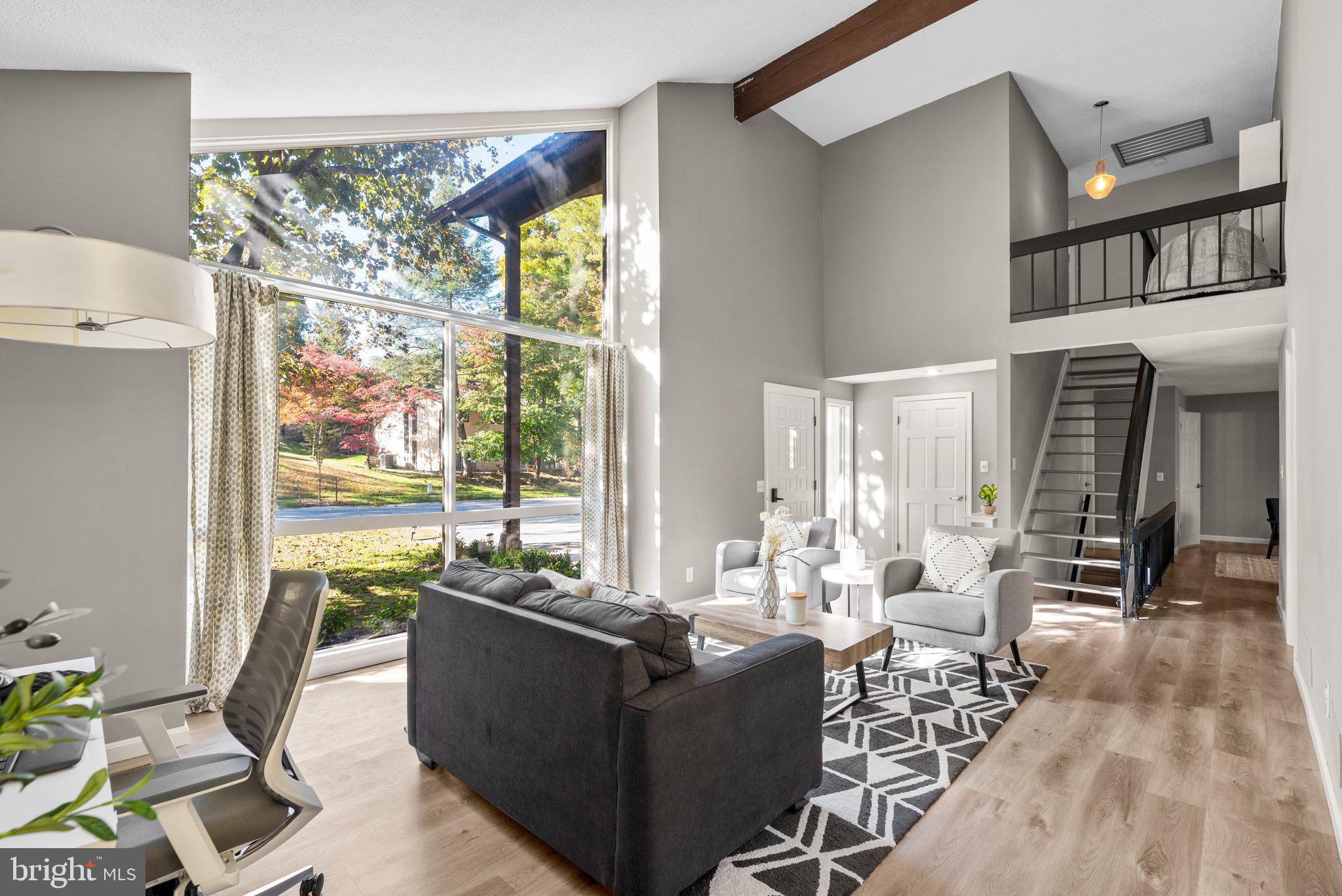 9512 Longlook LANE N