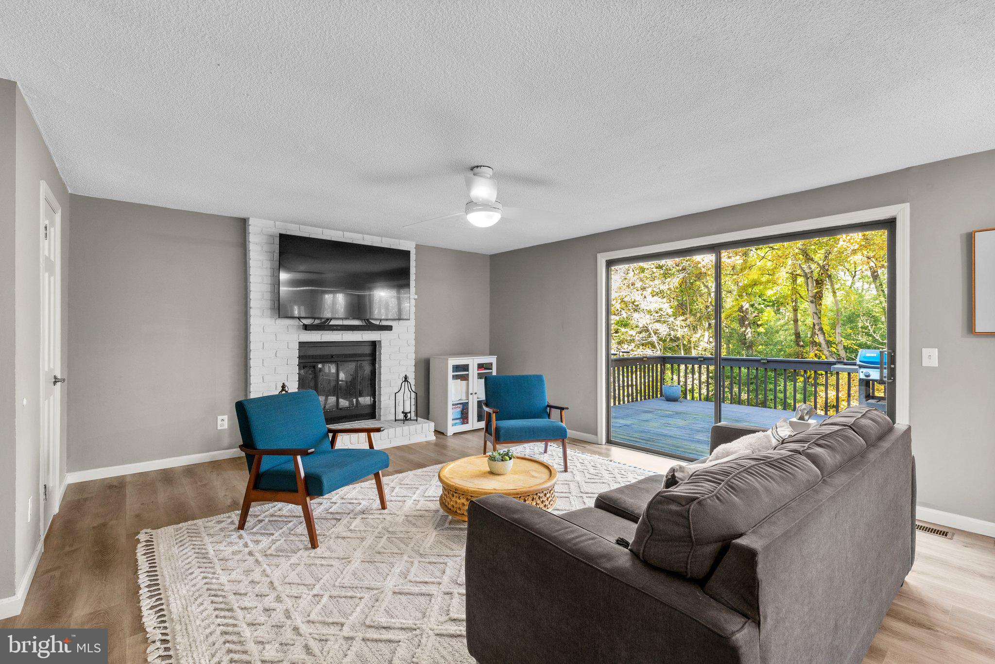 9512 Longlook LANE N