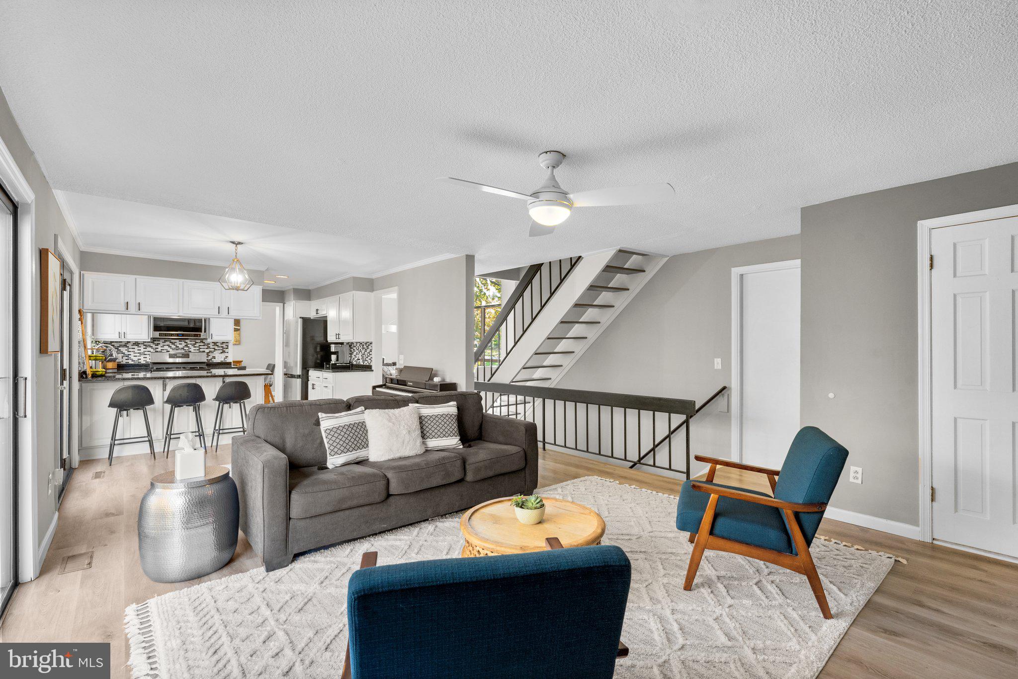 9512 Longlook LANE N