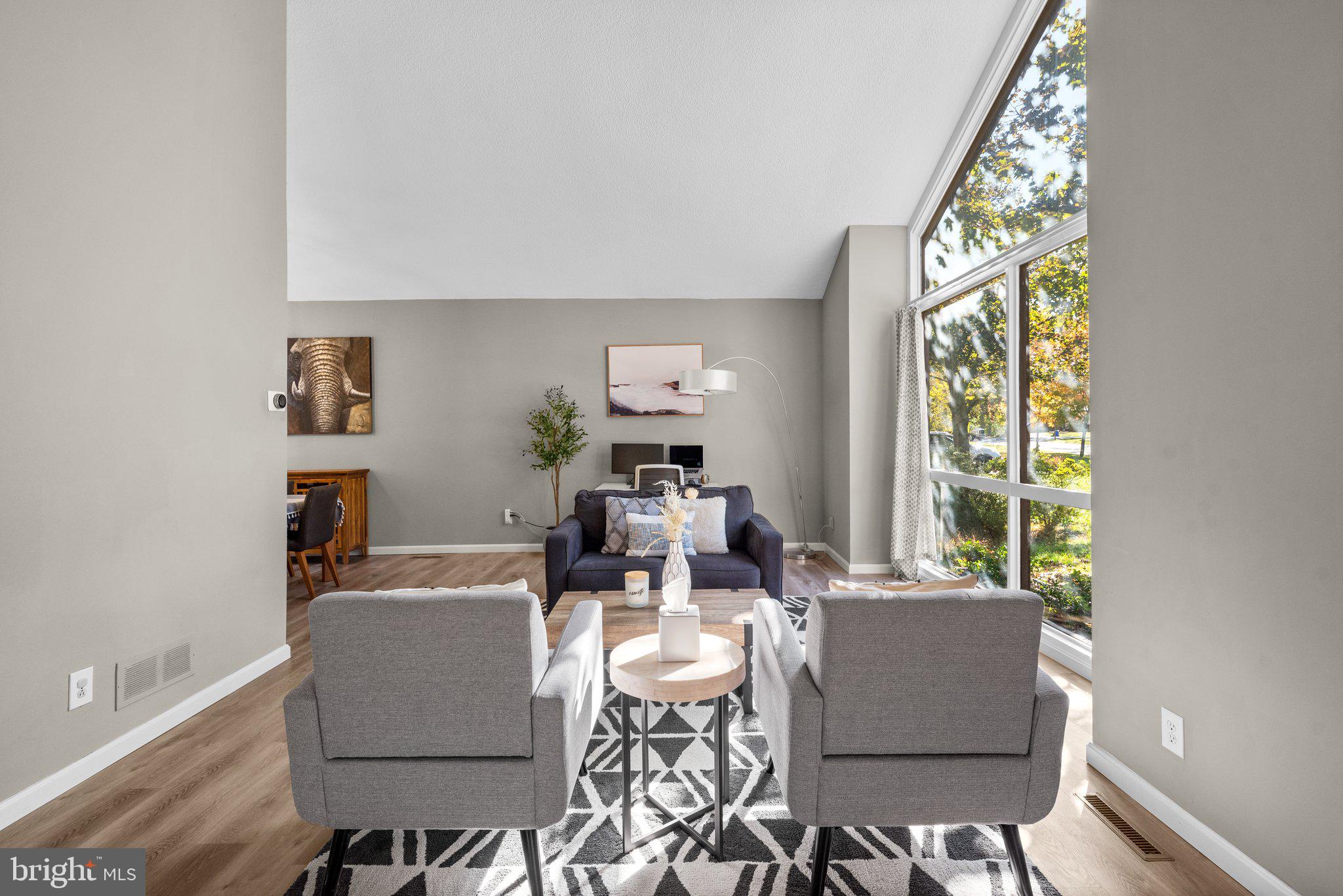 9512 Longlook LANE N