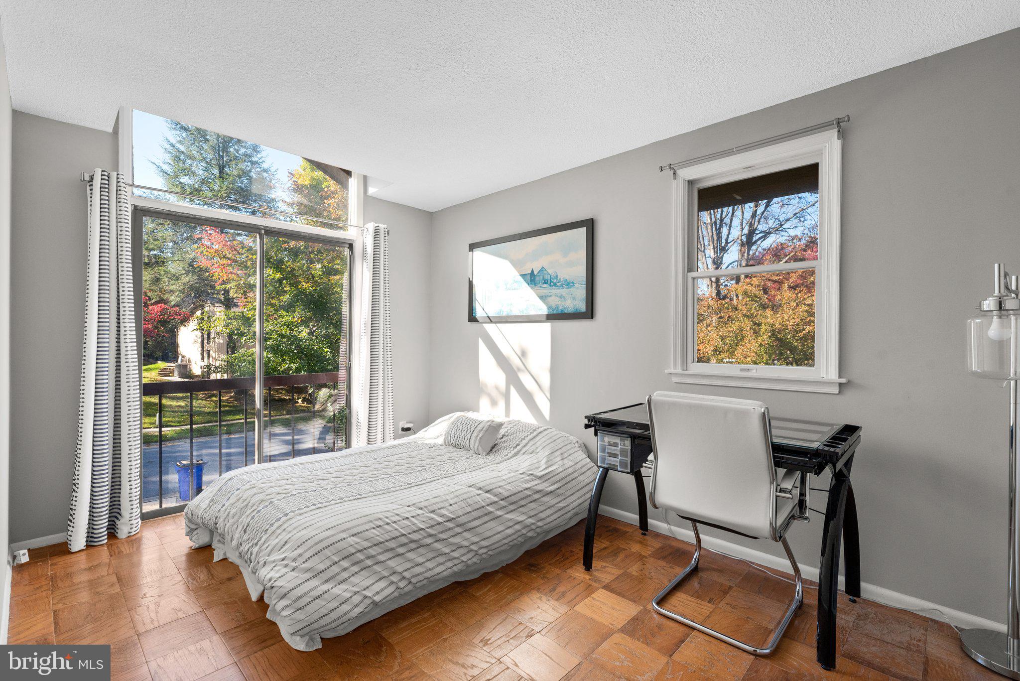 9512 Longlook LANE N