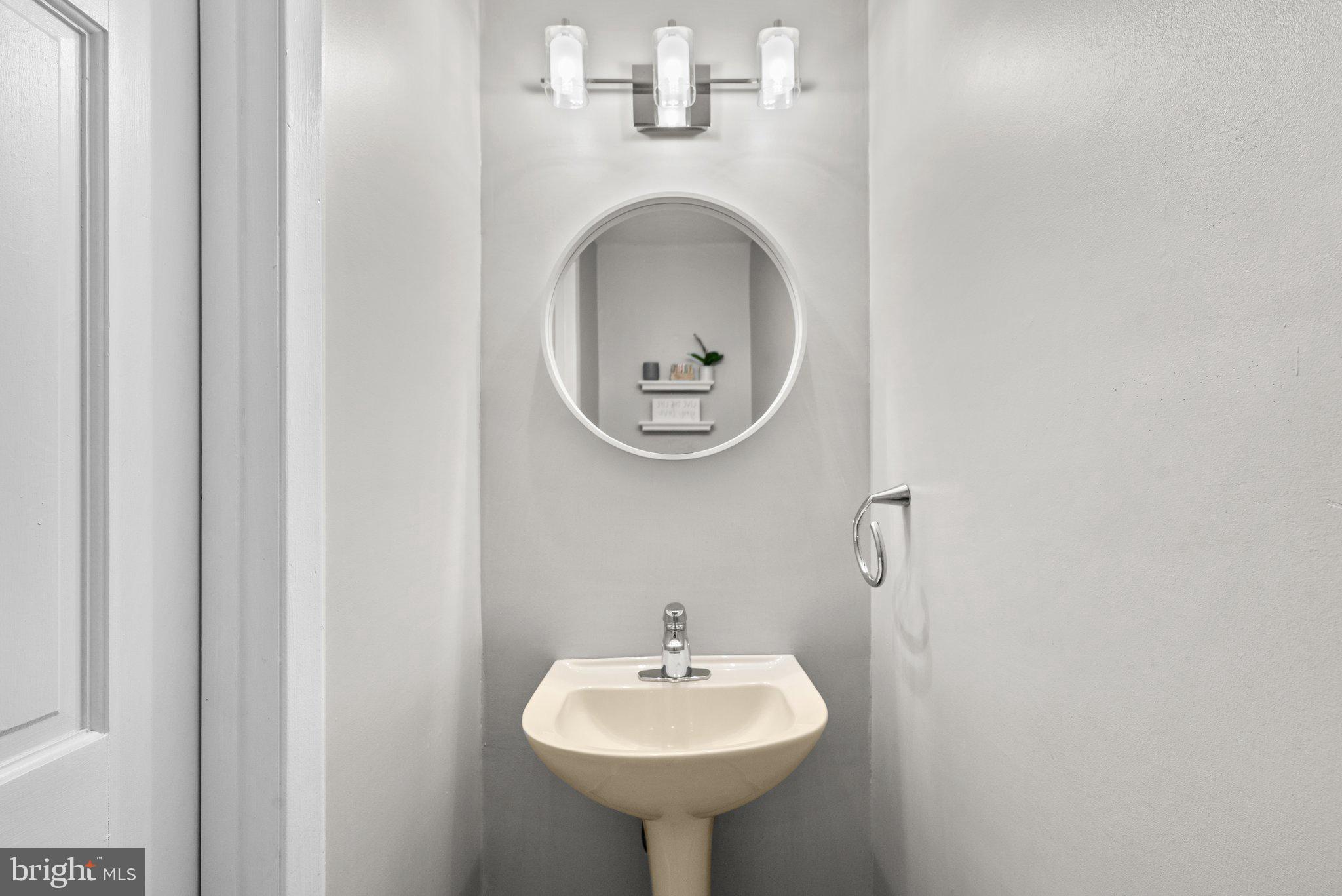 9512 Longlook LANE N