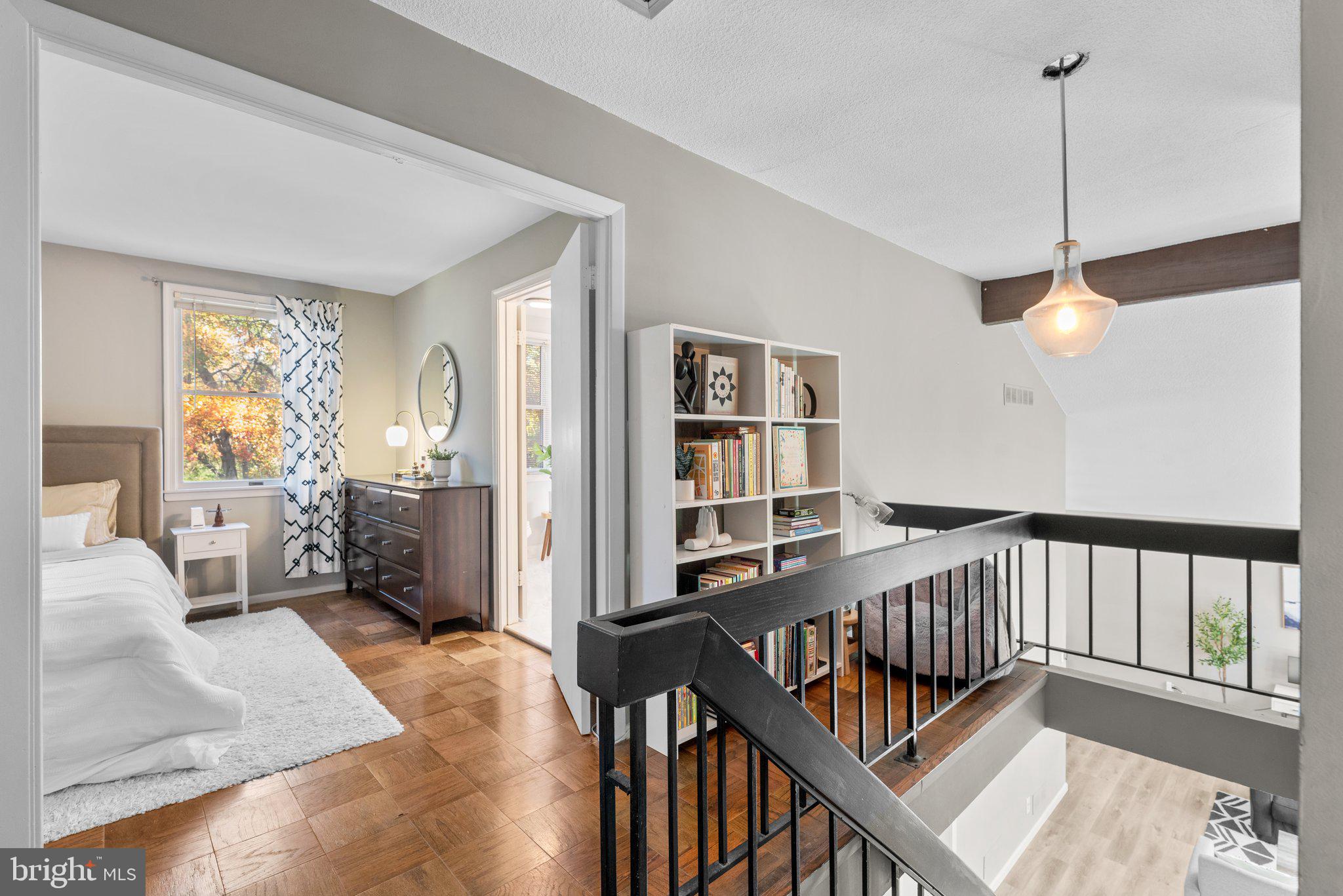 9512 Longlook LANE N