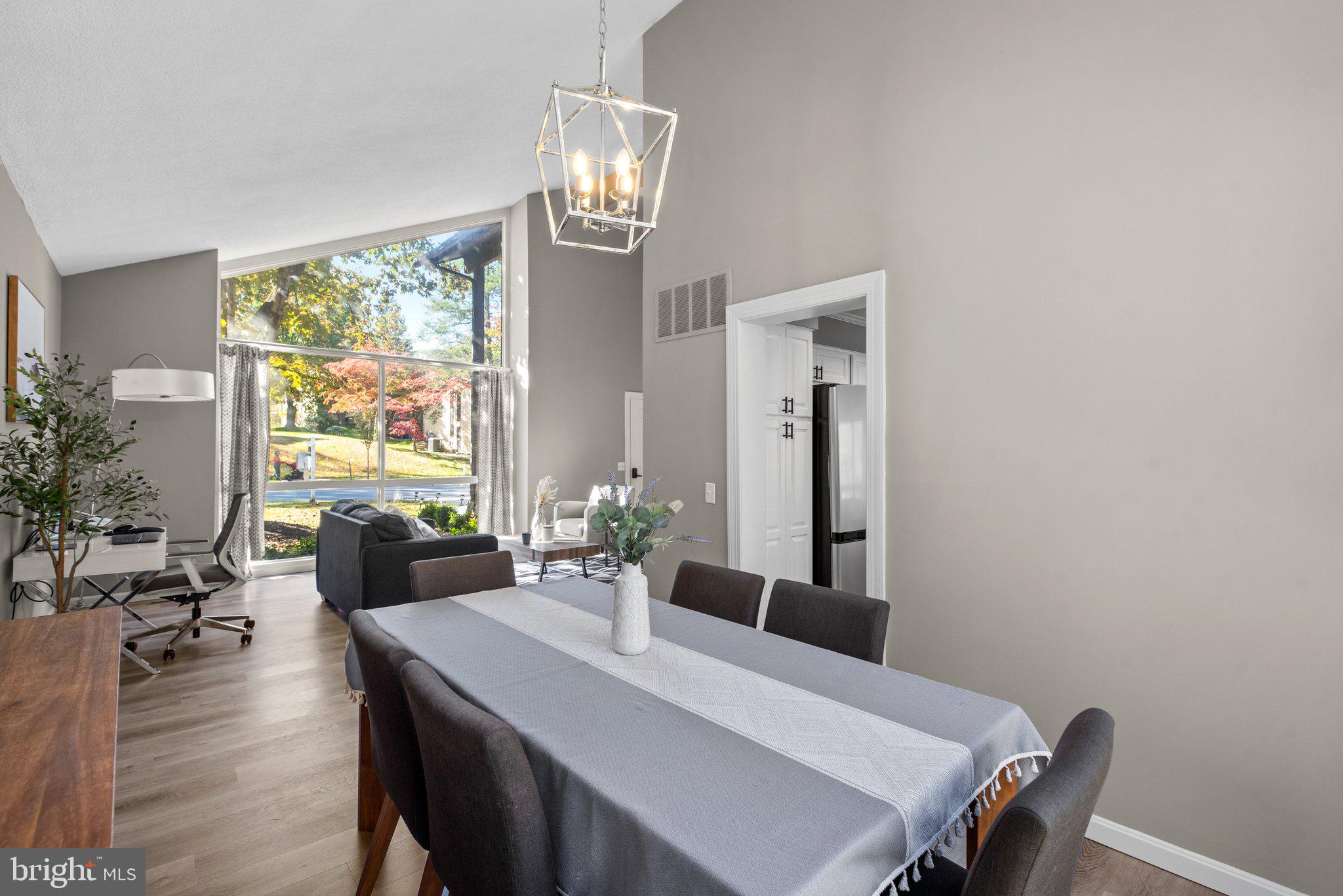 9512 Longlook LANE N