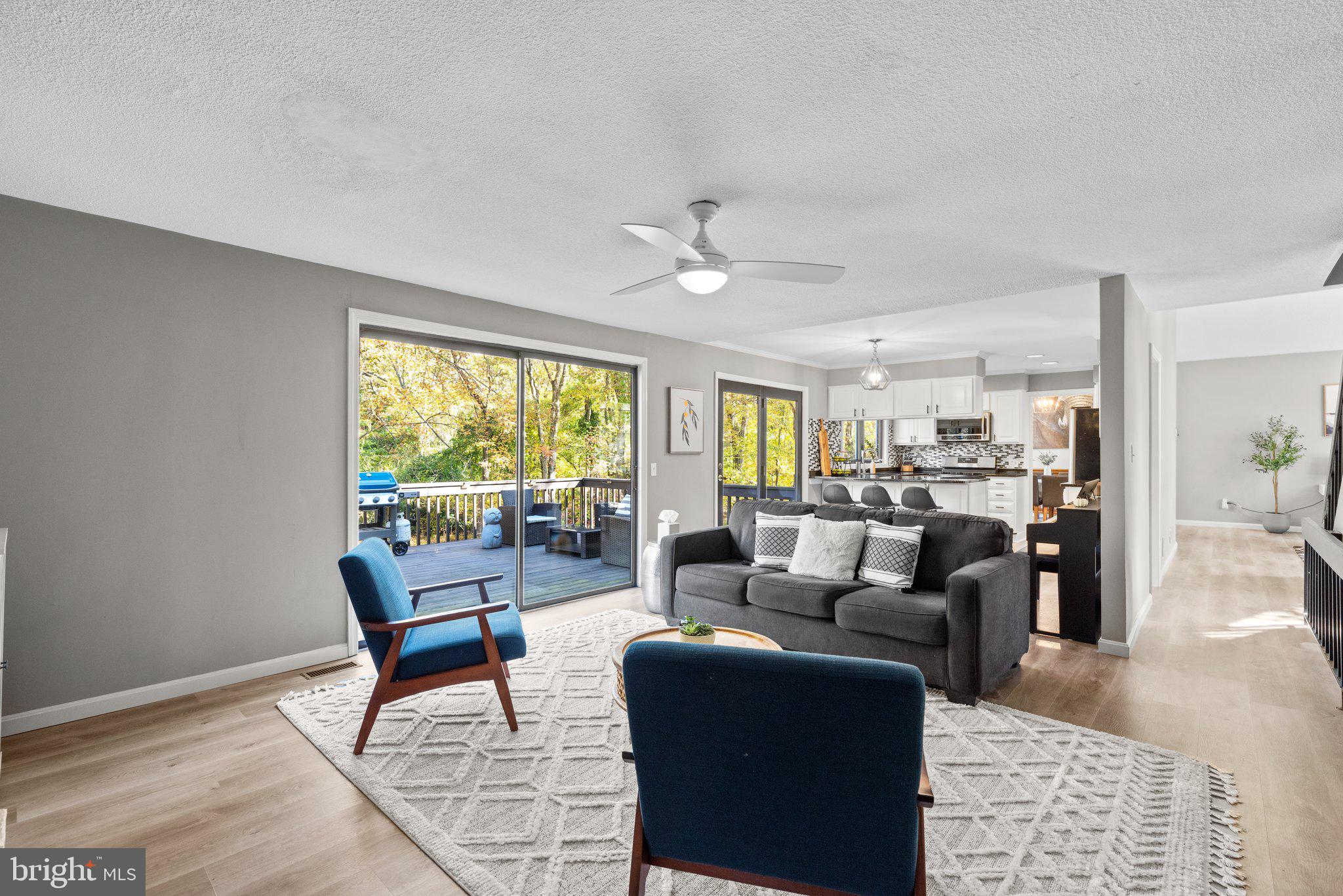 9512 Longlook LANE N