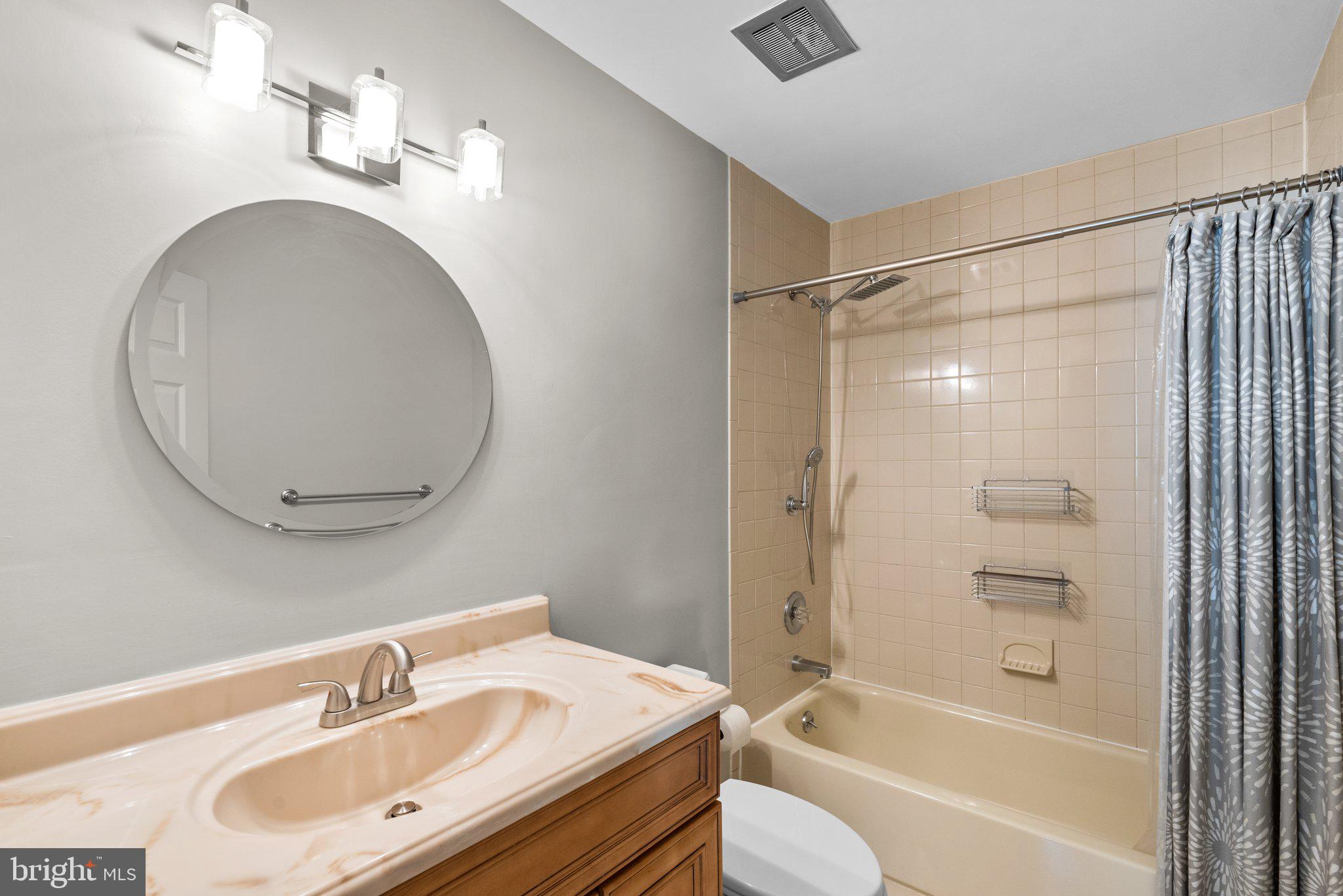 9512 Longlook LANE N