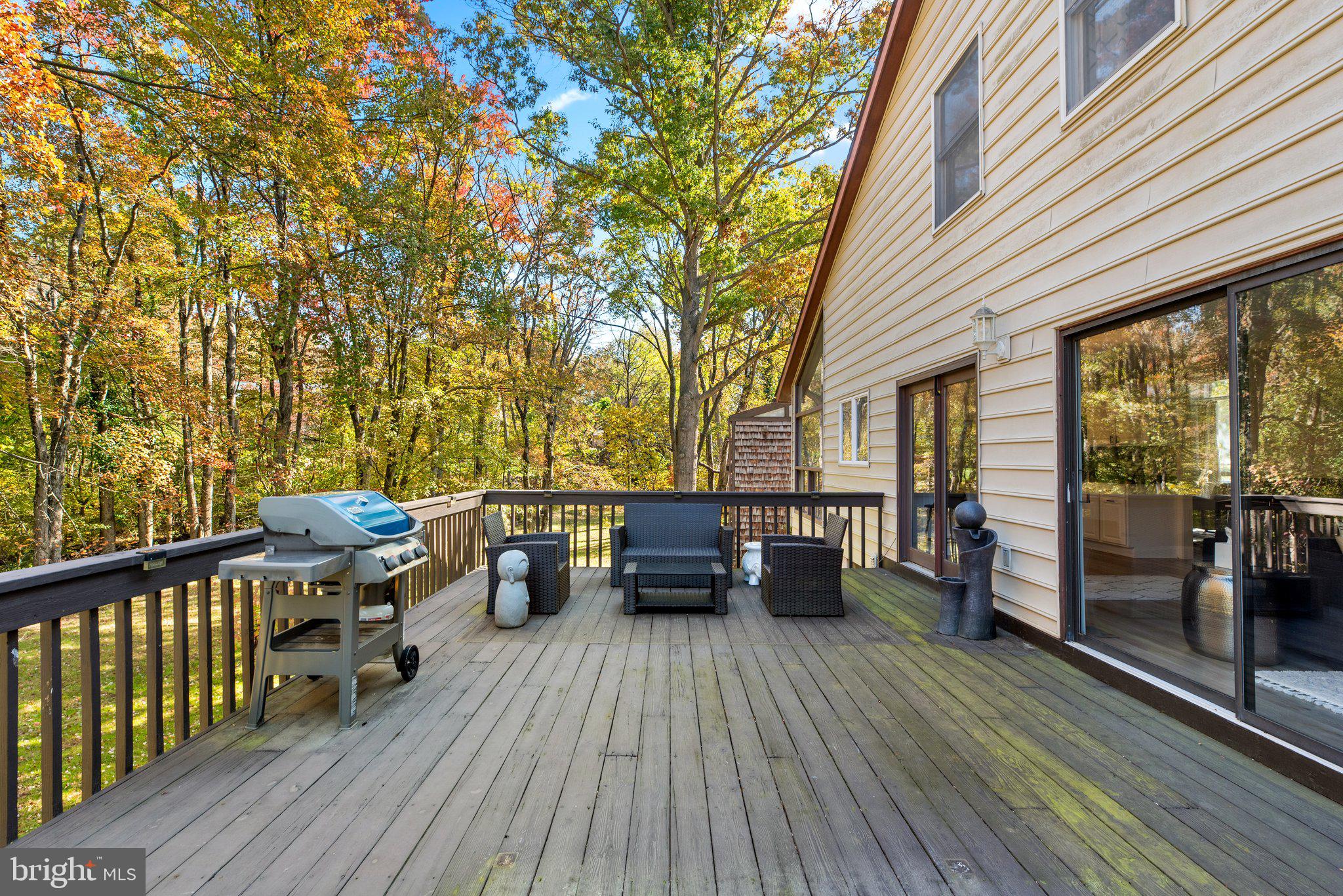 9512 Longlook LANE N