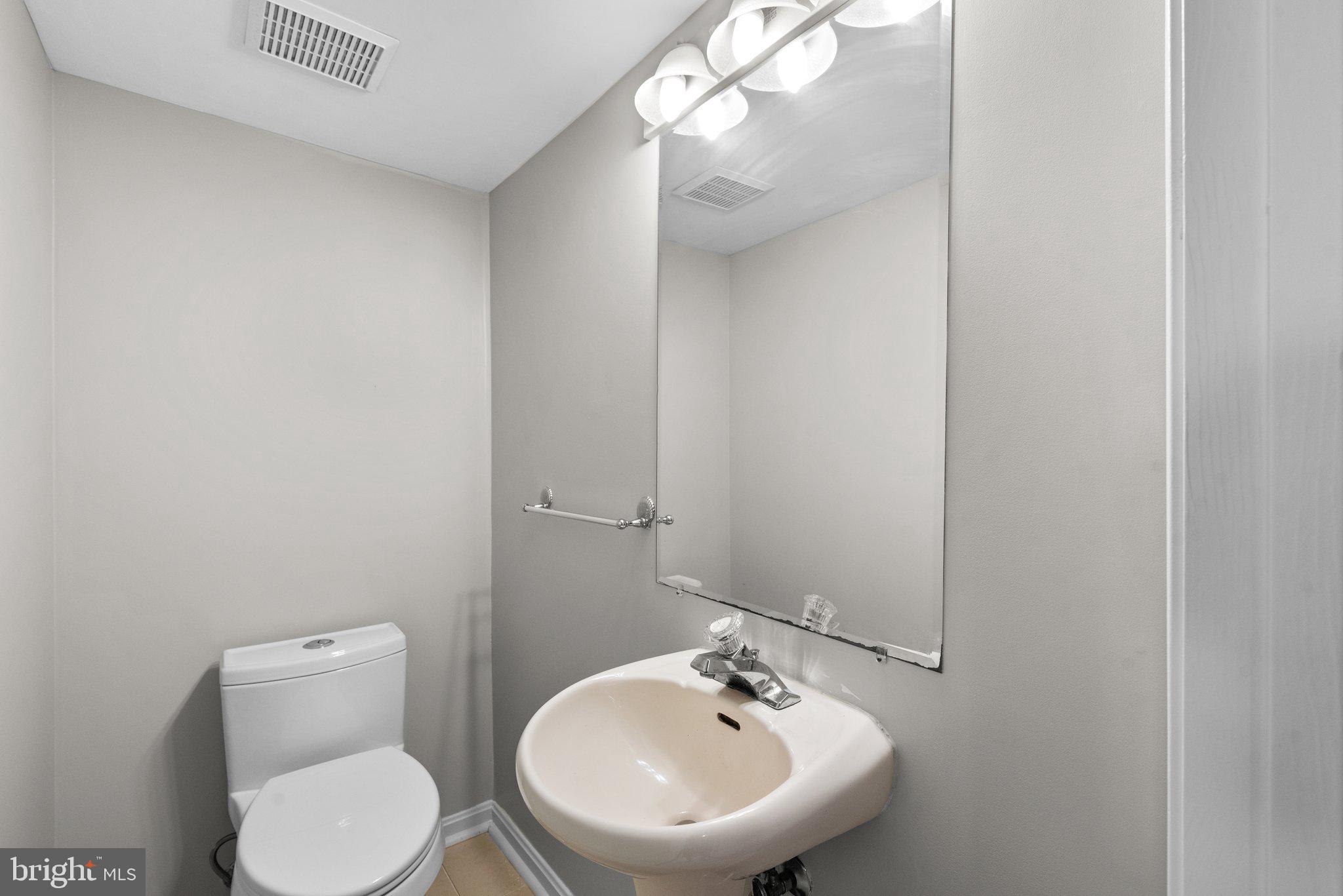 9512 Longlook LANE N