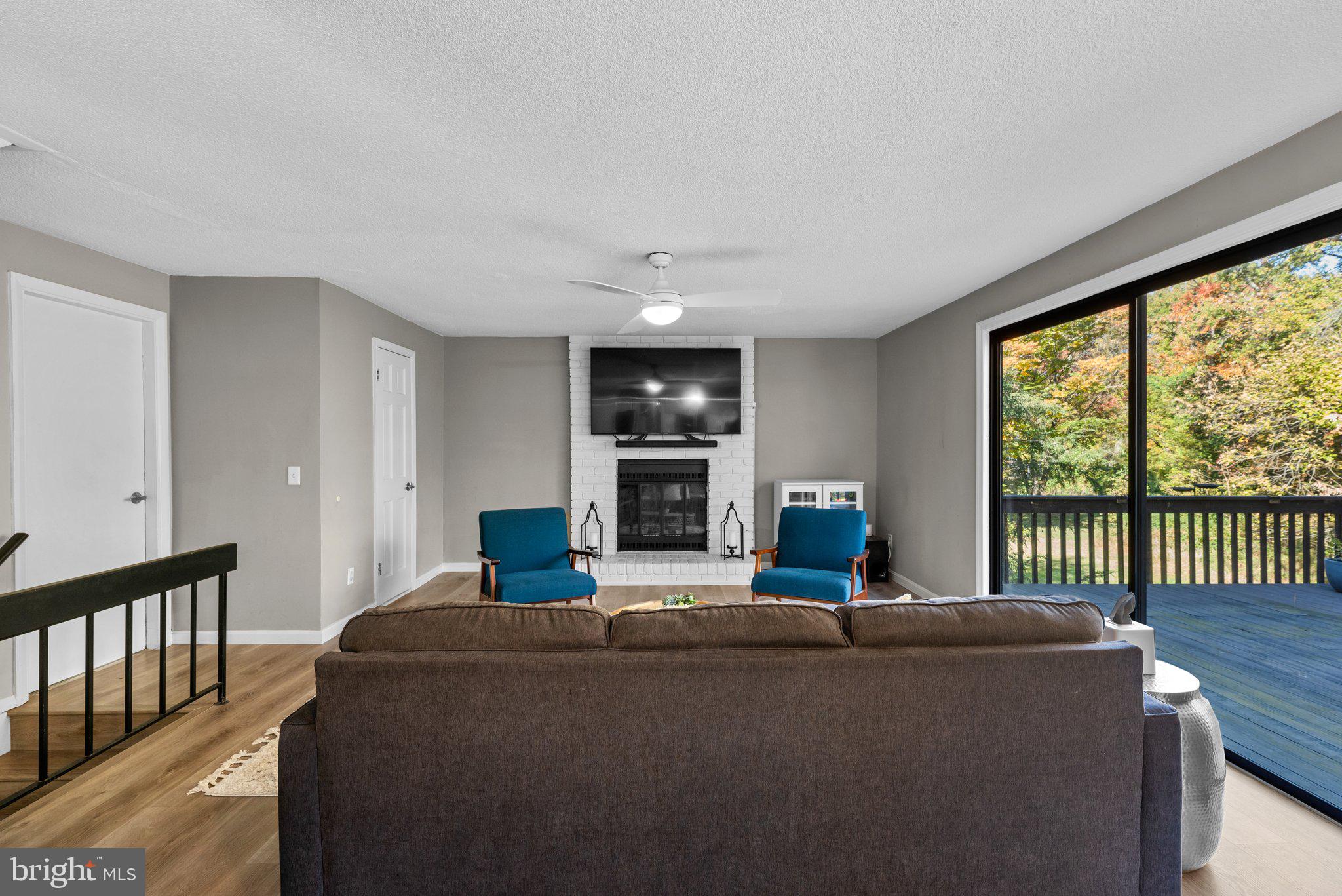 9512 Longlook LANE N