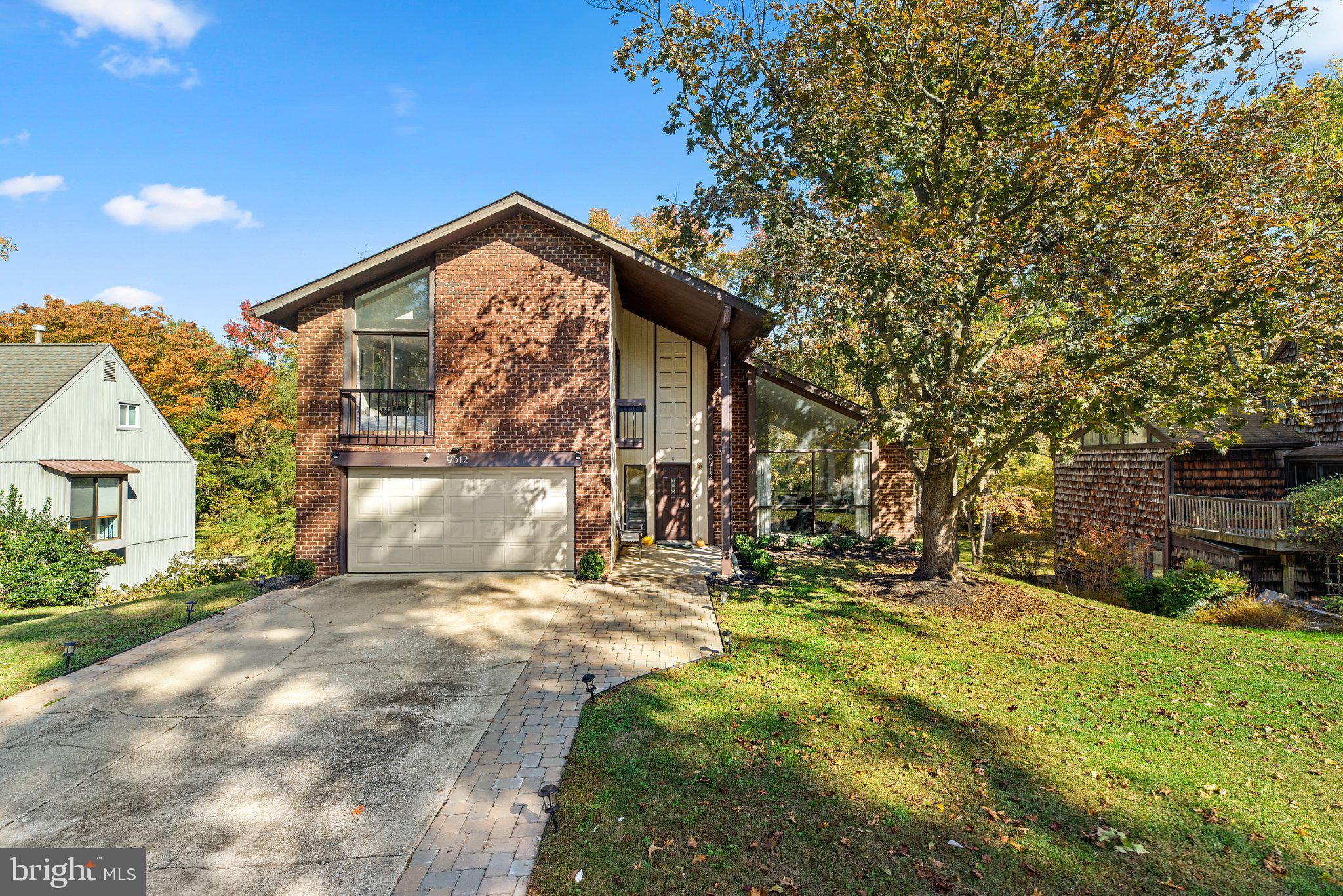 9512 Longlook LANE N