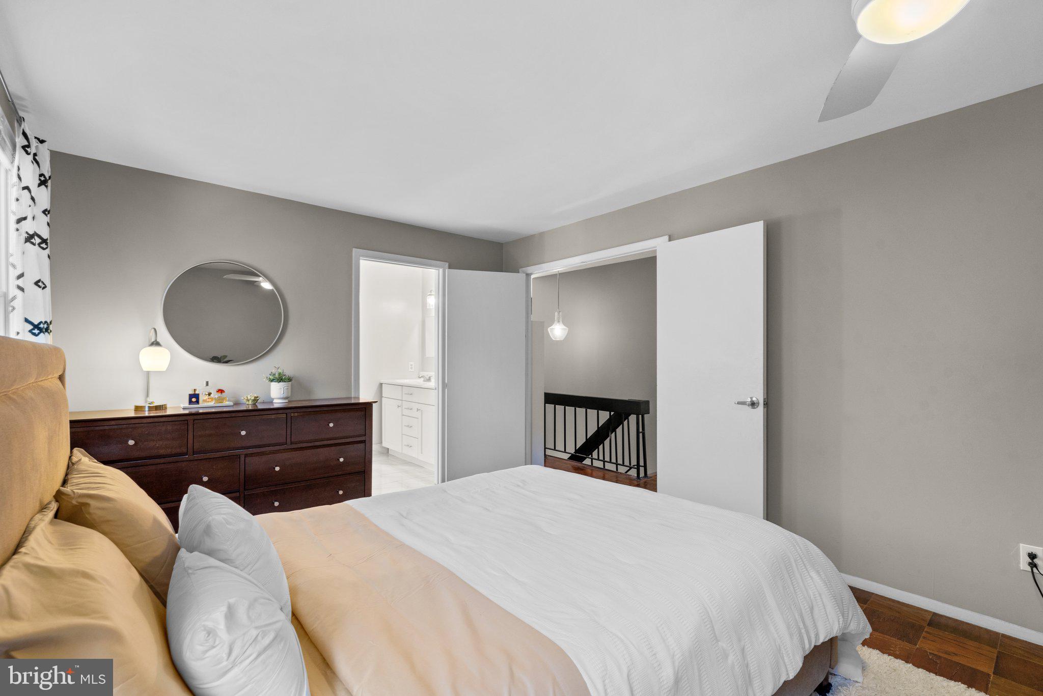 9512 Longlook LANE N