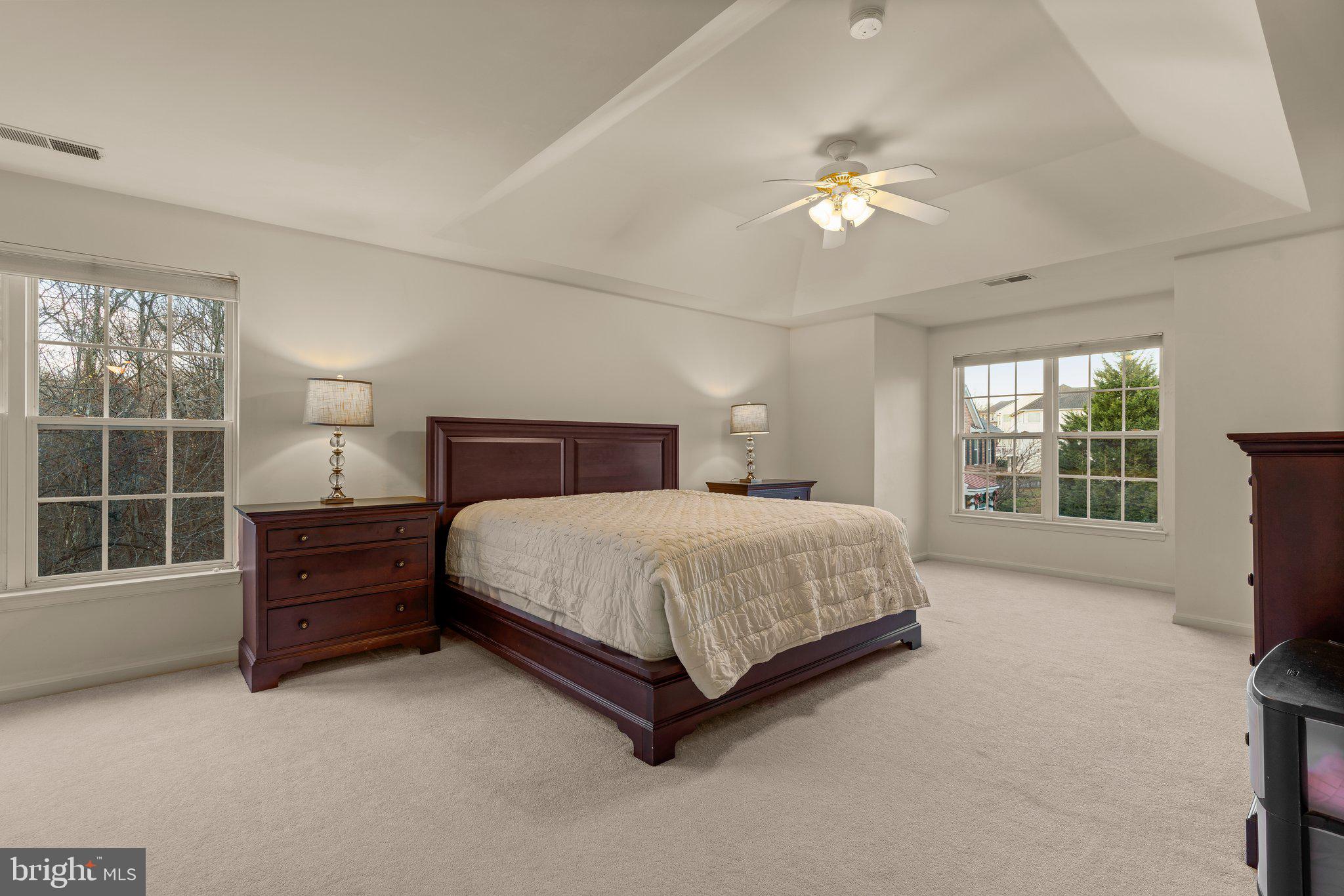 2127 Oak Forest DRIVE