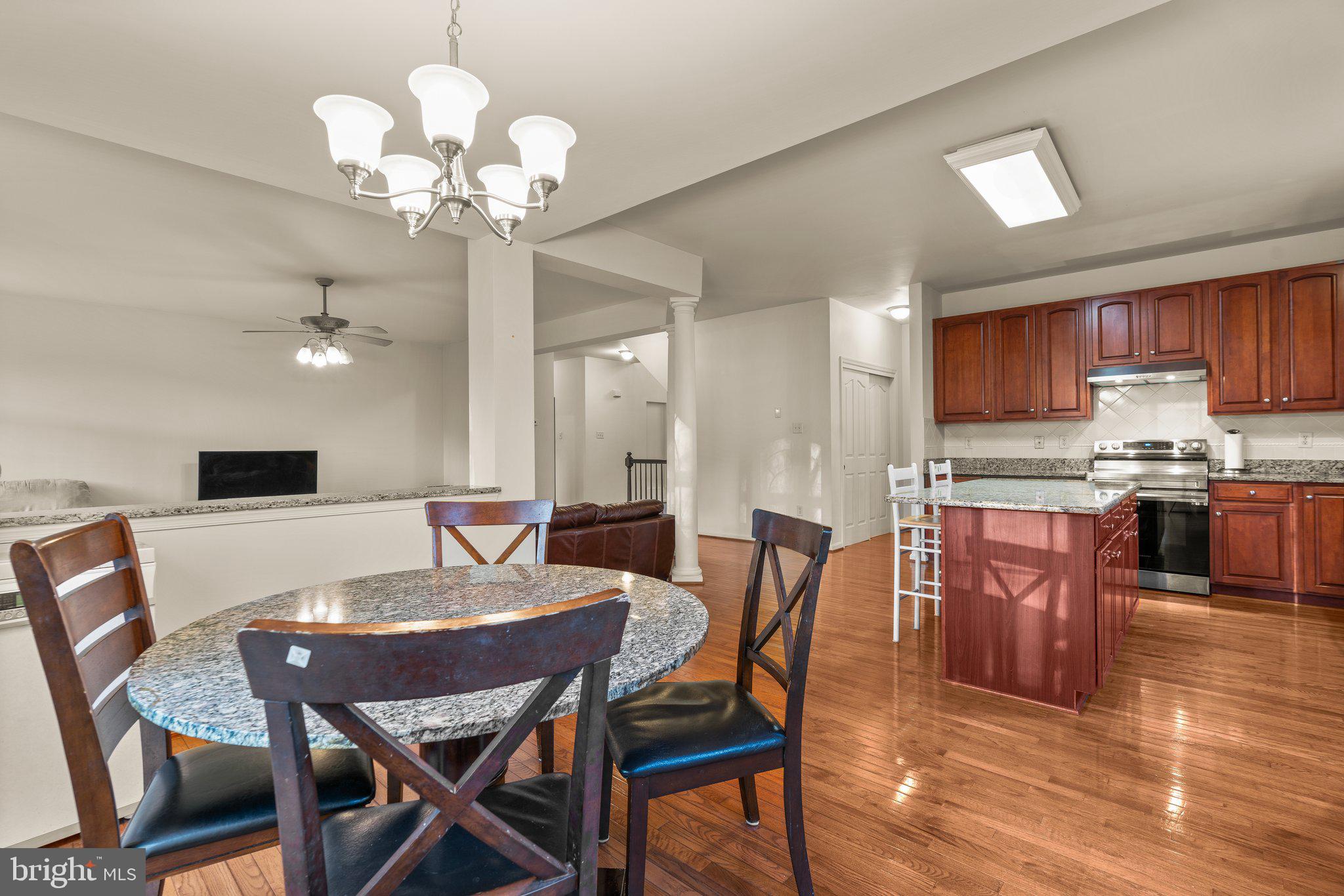 2127 Oak Forest DRIVE