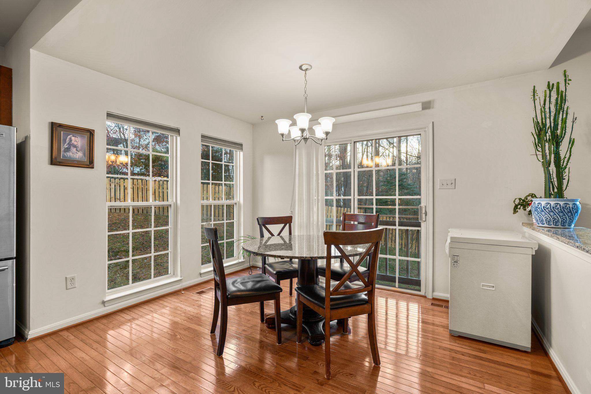 2127 Oak Forest DRIVE