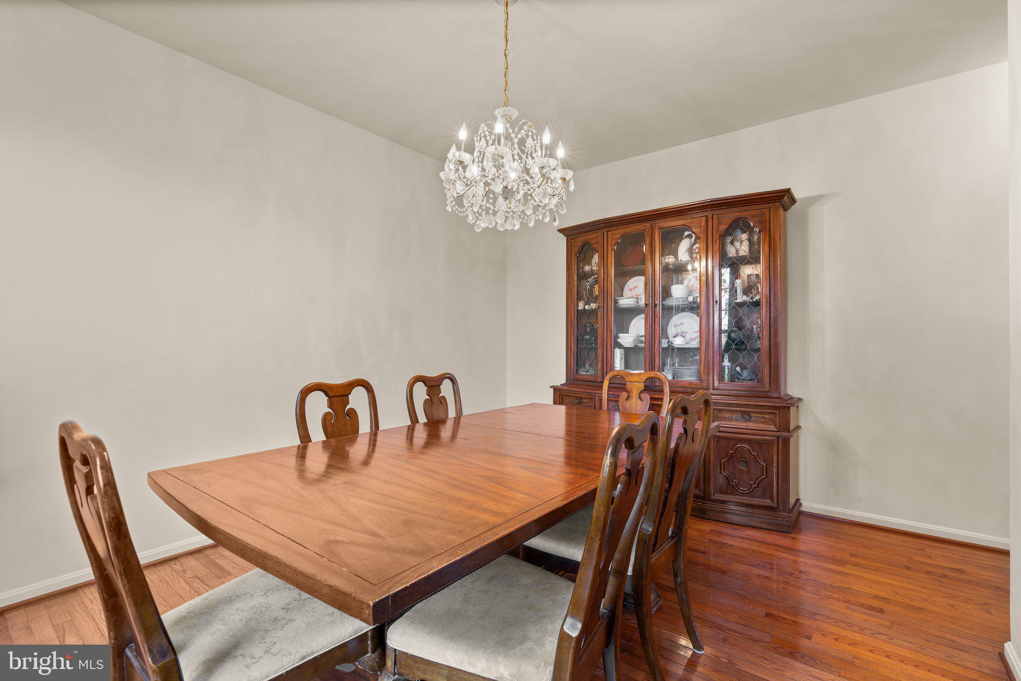 2127 Oak Forest DRIVE