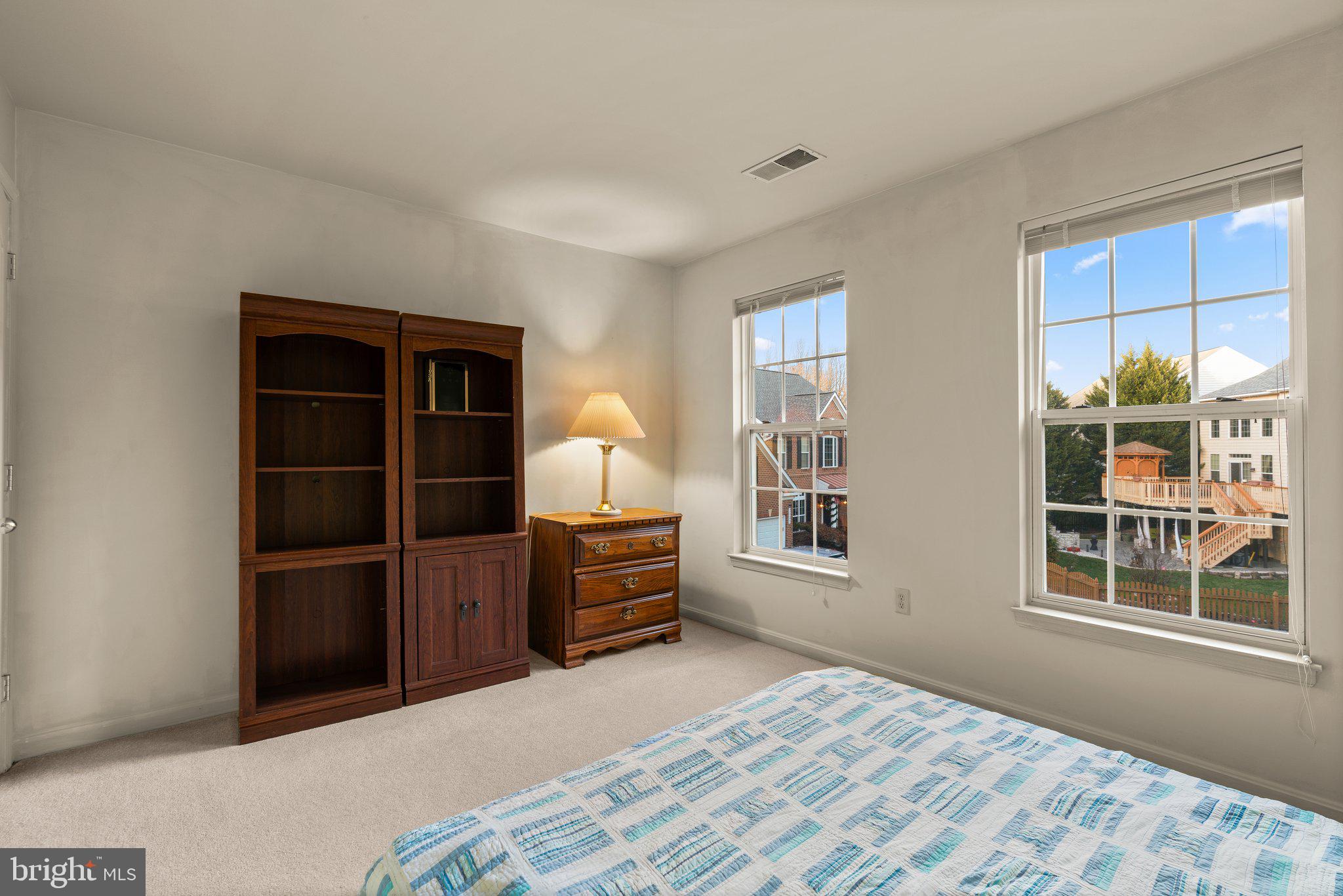 2127 Oak Forest DRIVE