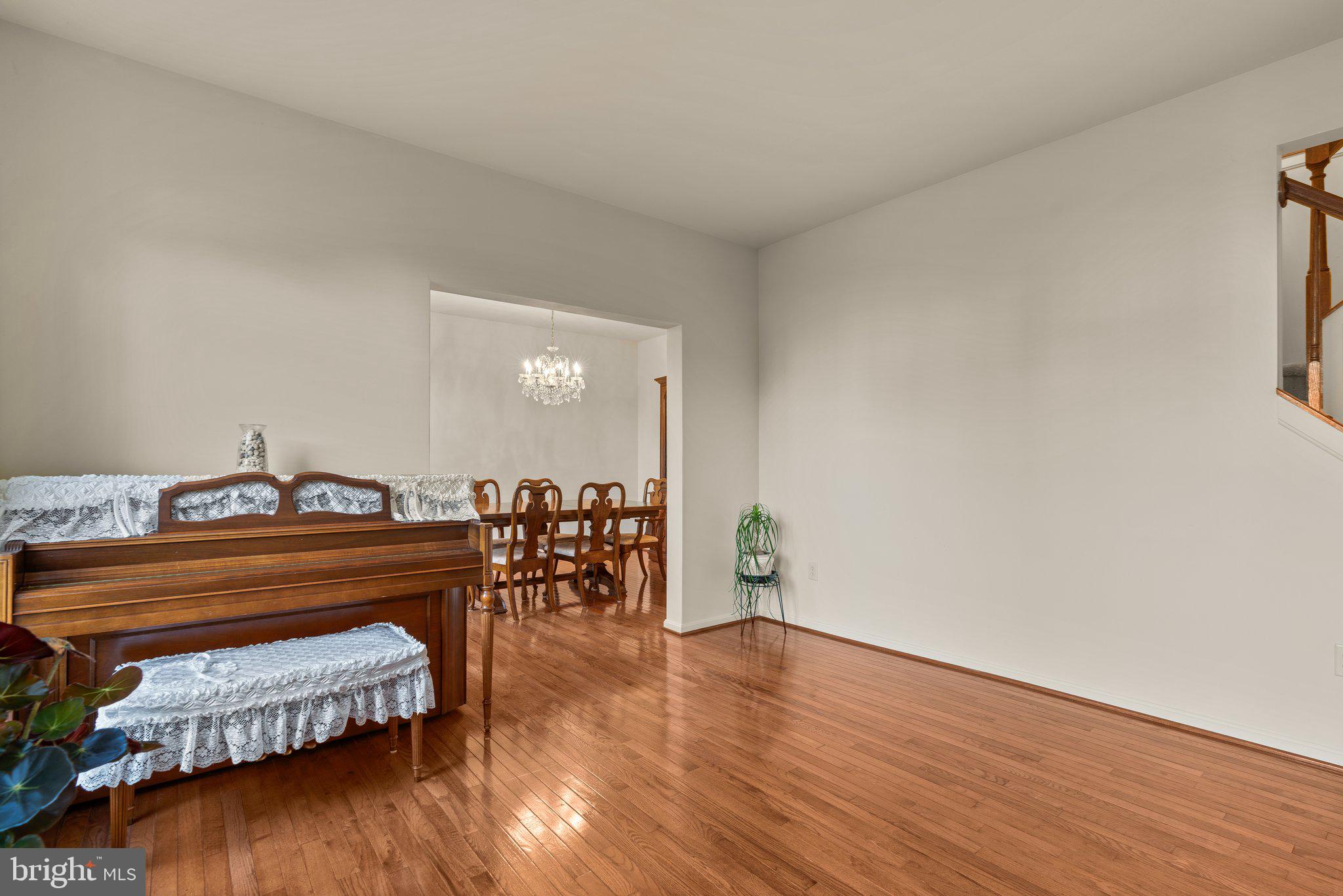 2127 Oak Forest DRIVE