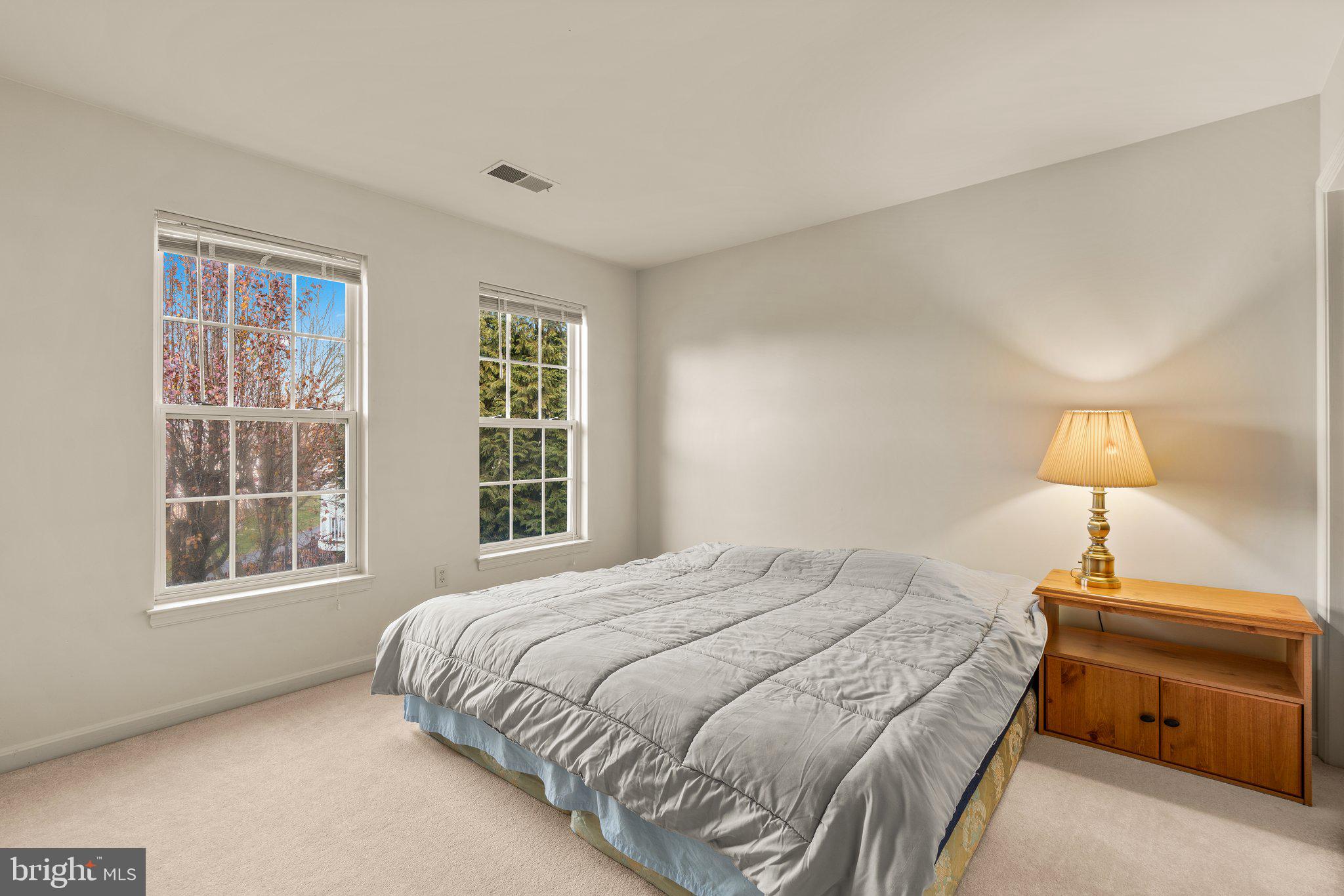 2127 Oak Forest DRIVE