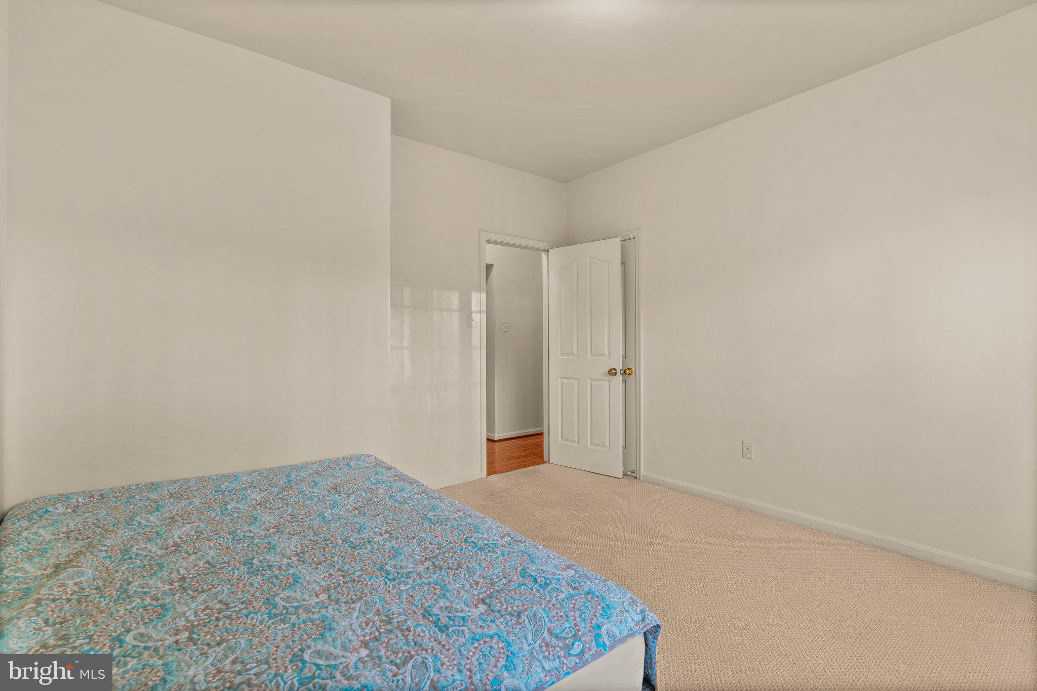 2127 Oak Forest DRIVE