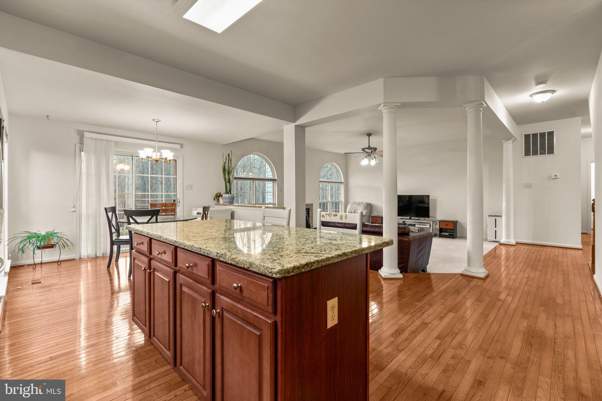 2127 Oak Forest DRIVE