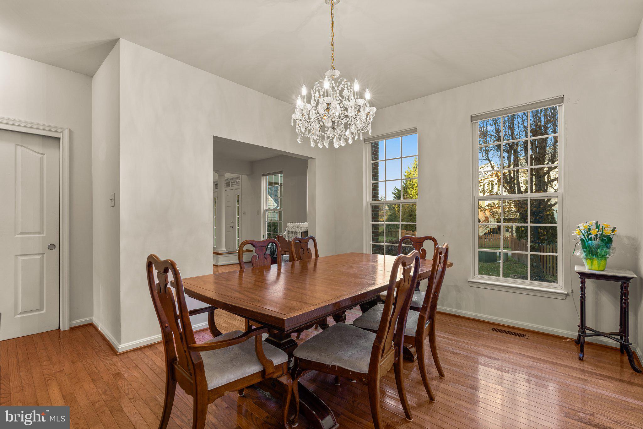 2127 Oak Forest DRIVE