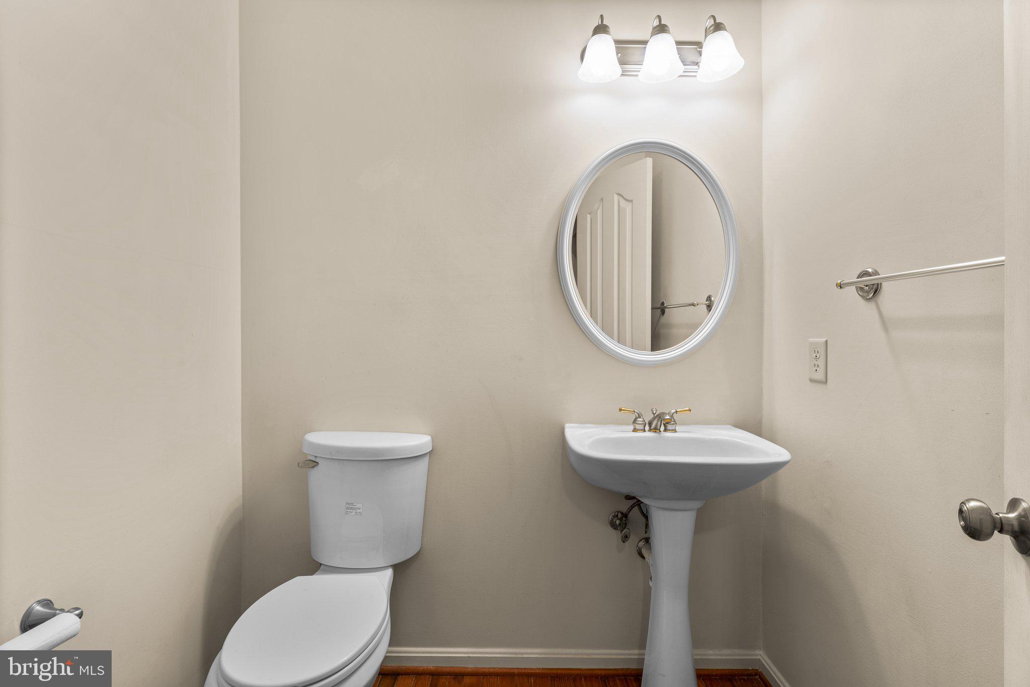 2127 Oak Forest DRIVE