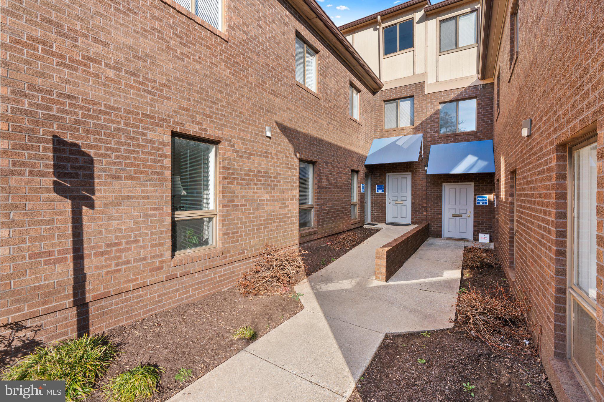 3207 Corporate COURT Unit: 4