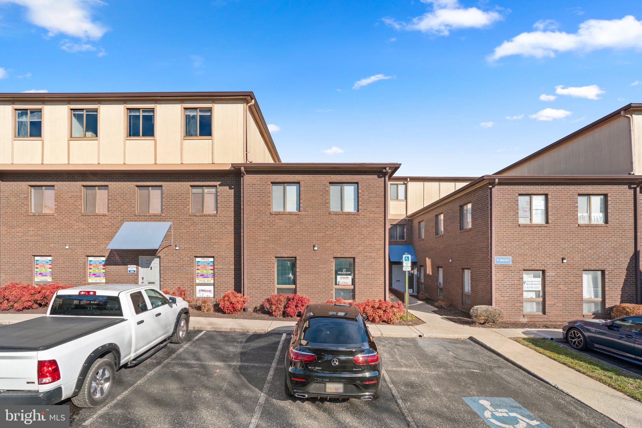 3207 Corporate COURT Unit: 4