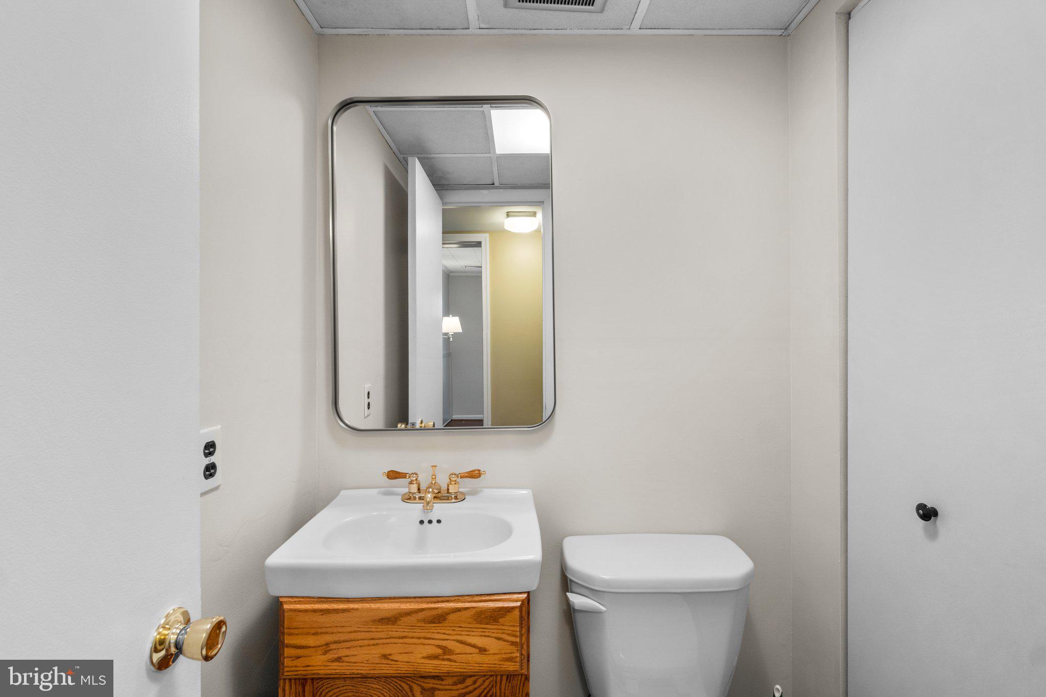 10023 Autumn View Ln