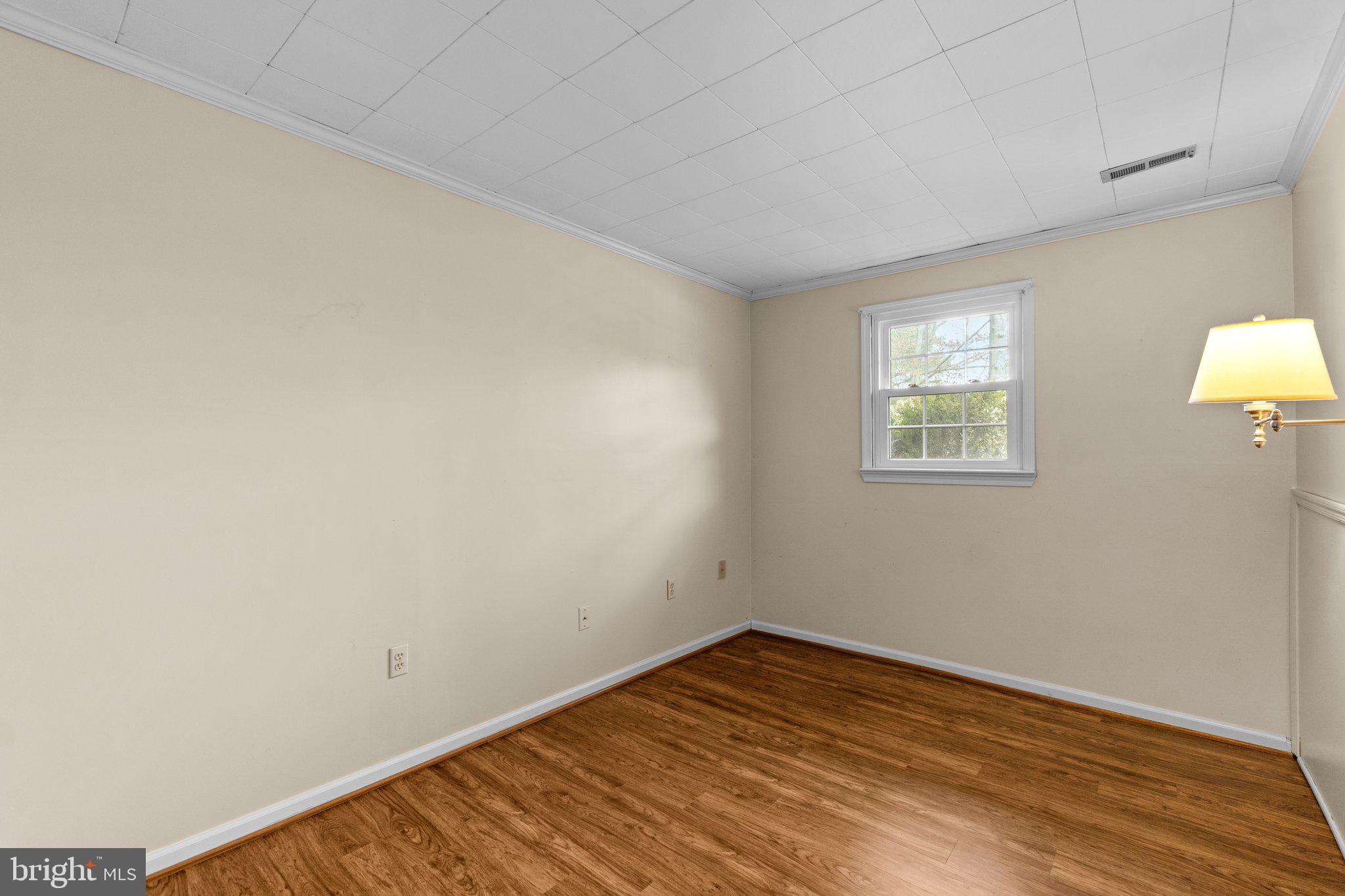 10023 Autumn View Ln