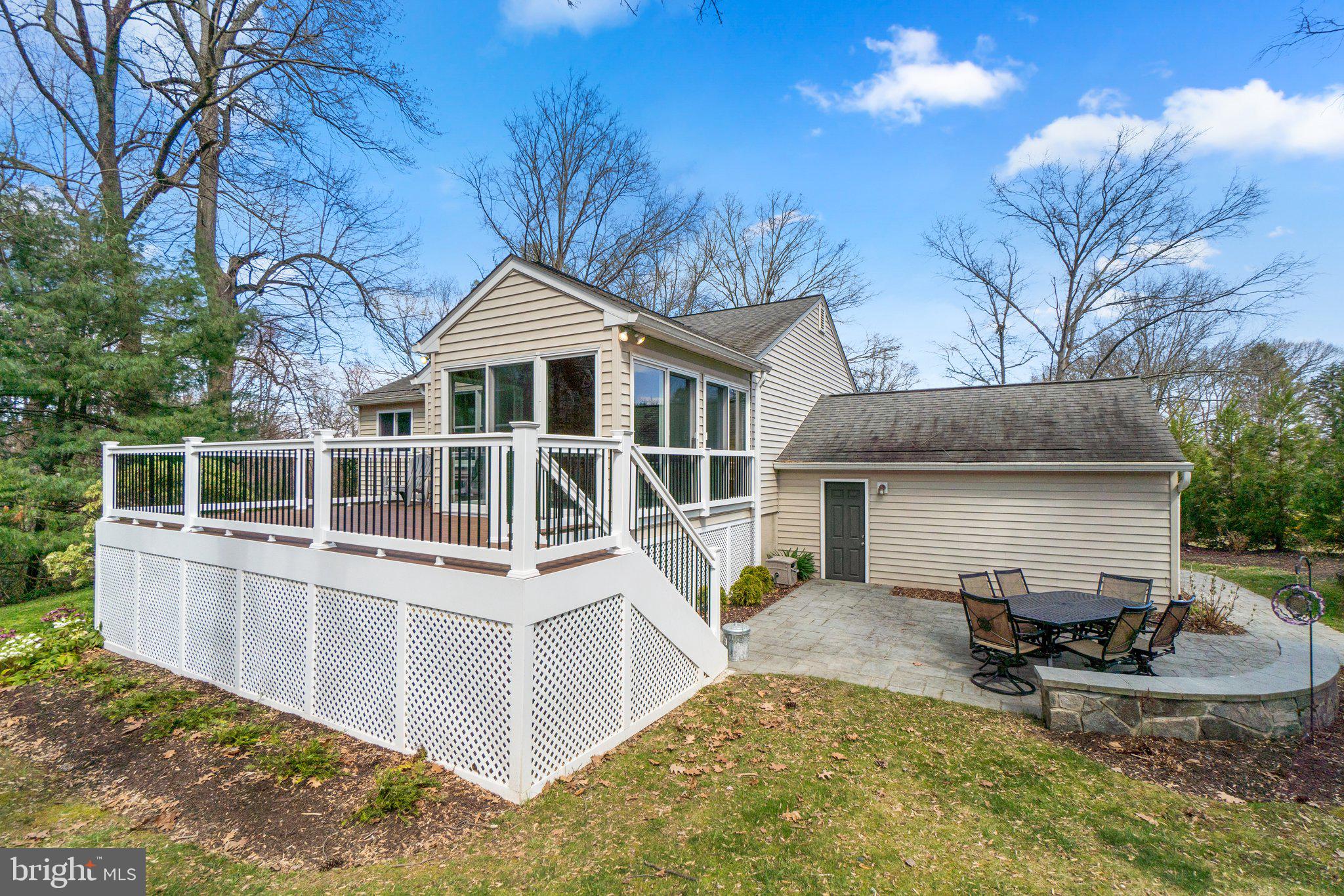 10023 Autumn View Ln