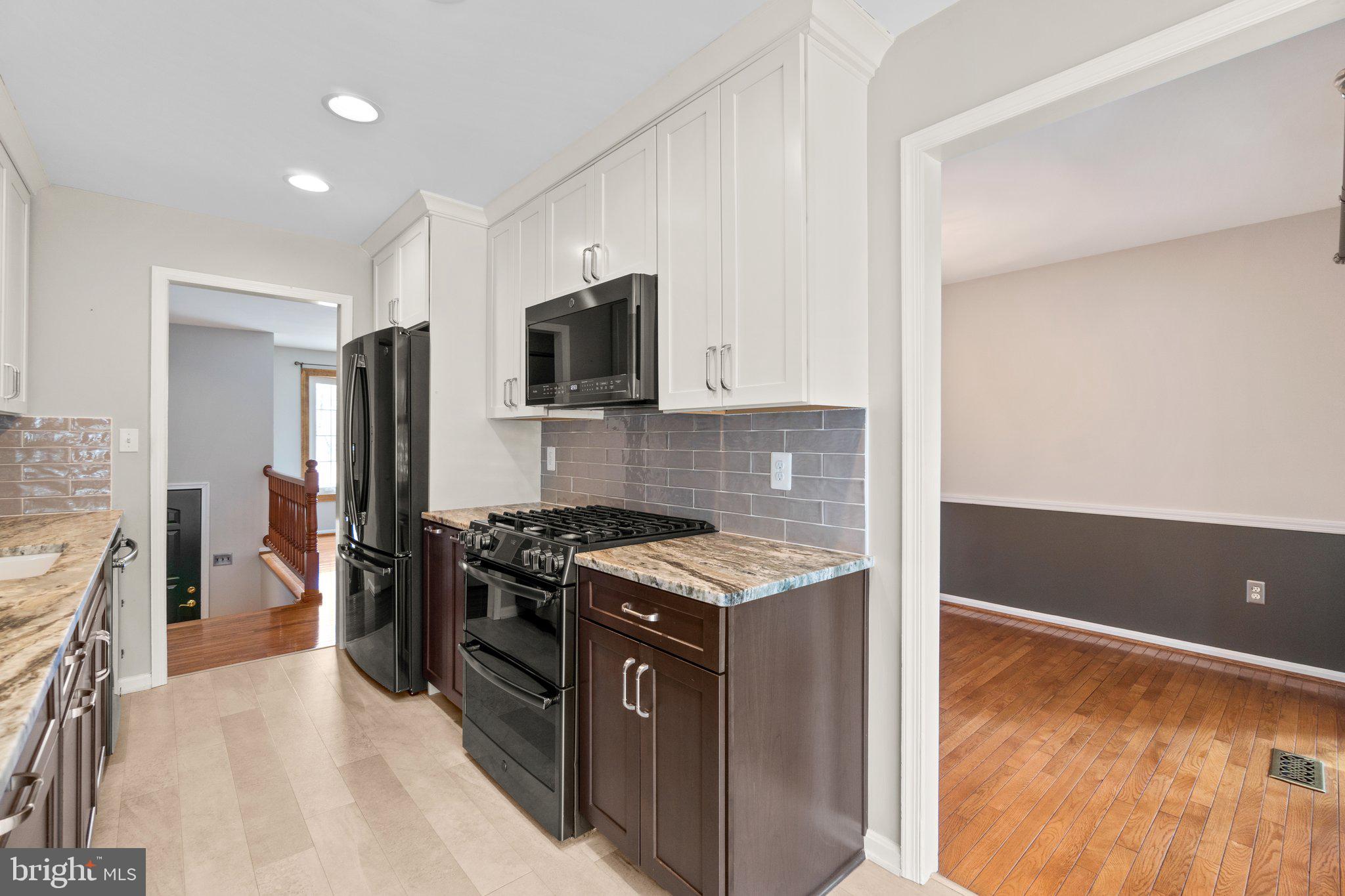 10023 Autumn View Ln