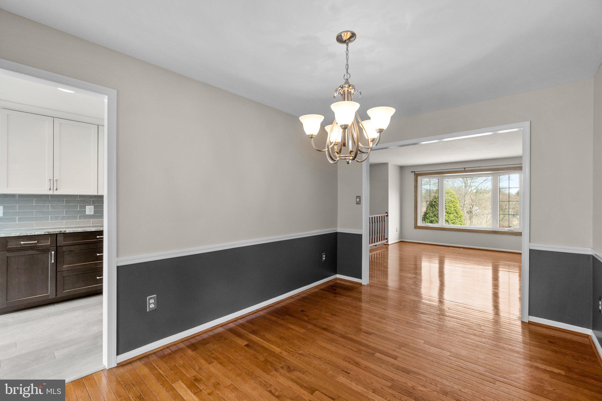 10023 Autumn View Ln