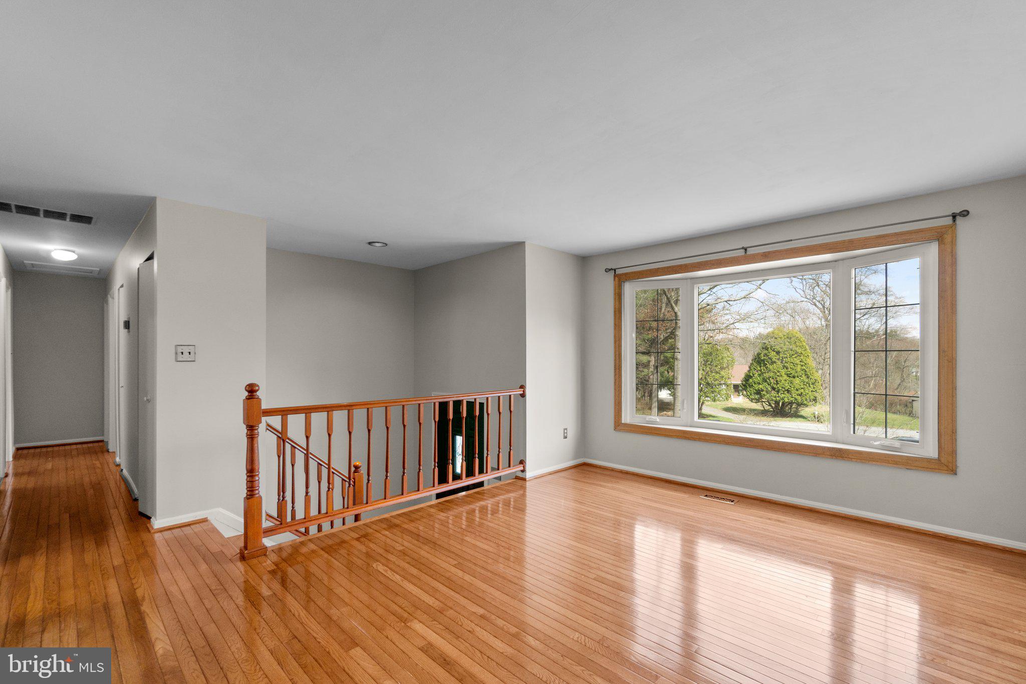 10023 Autumn View Ln