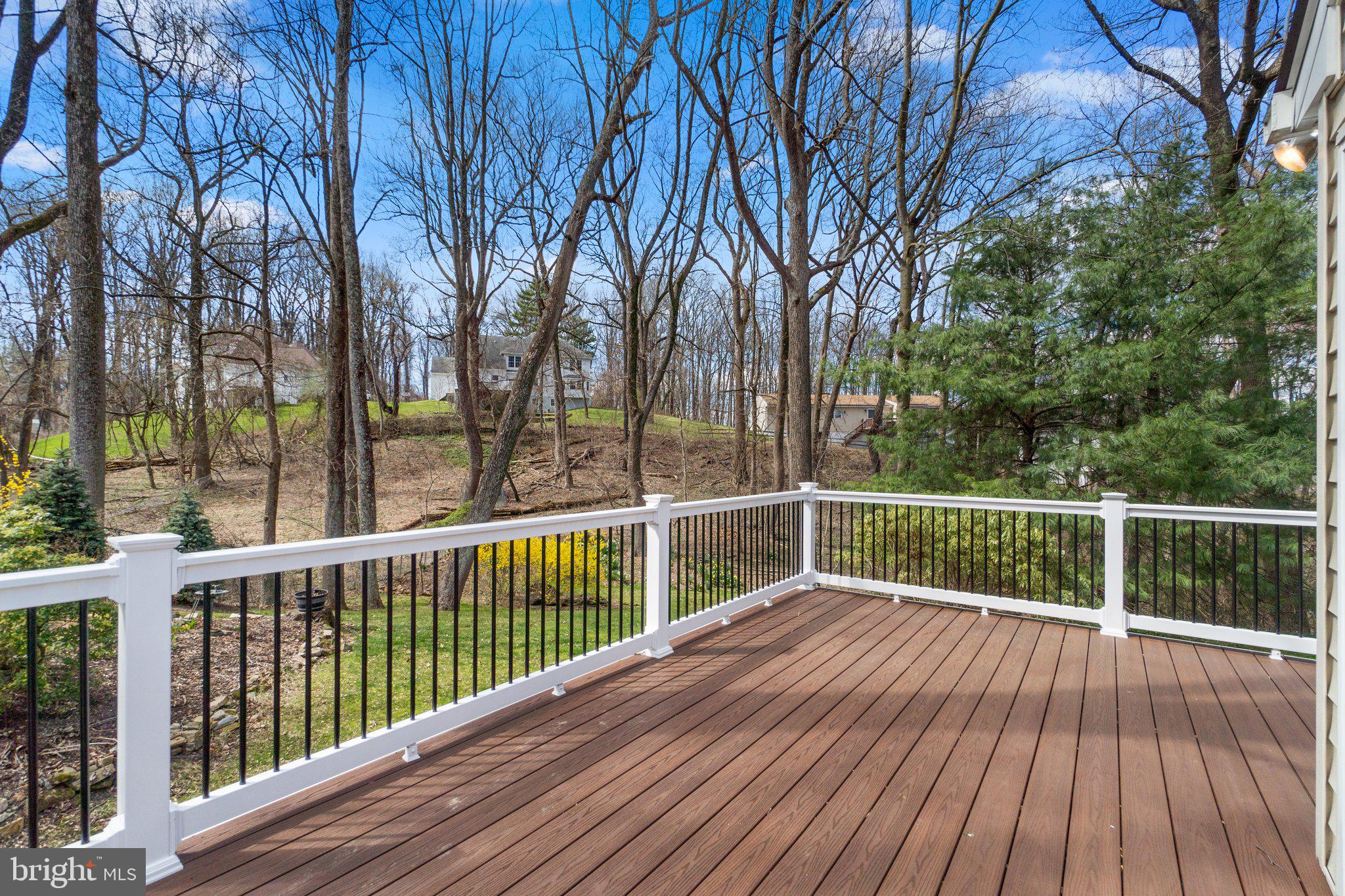 10023 Autumn View Ln