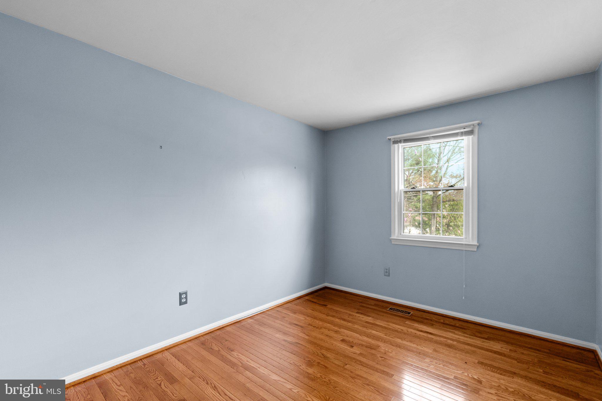 10023 Autumn View Ln