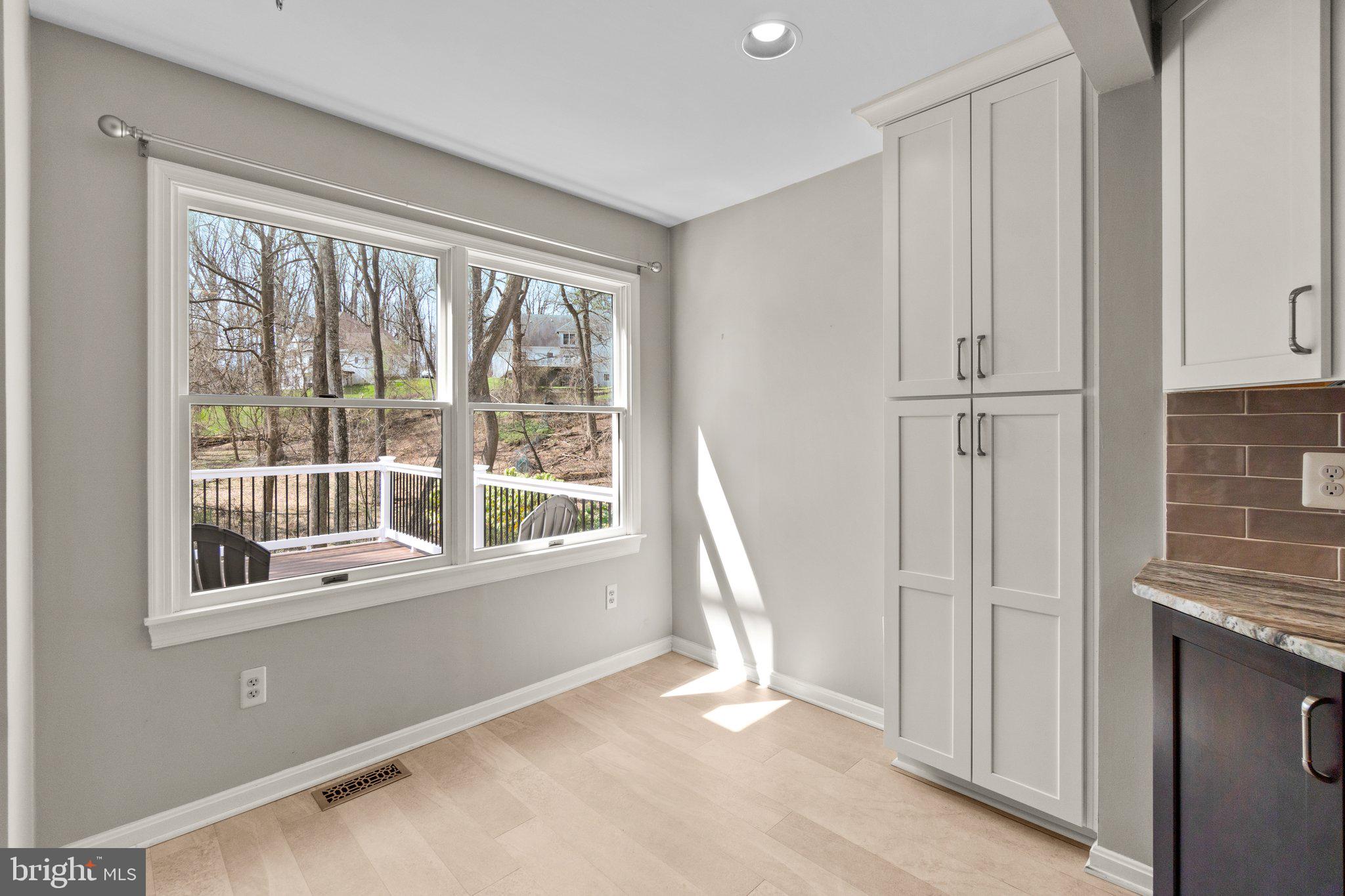 10023 Autumn View Ln