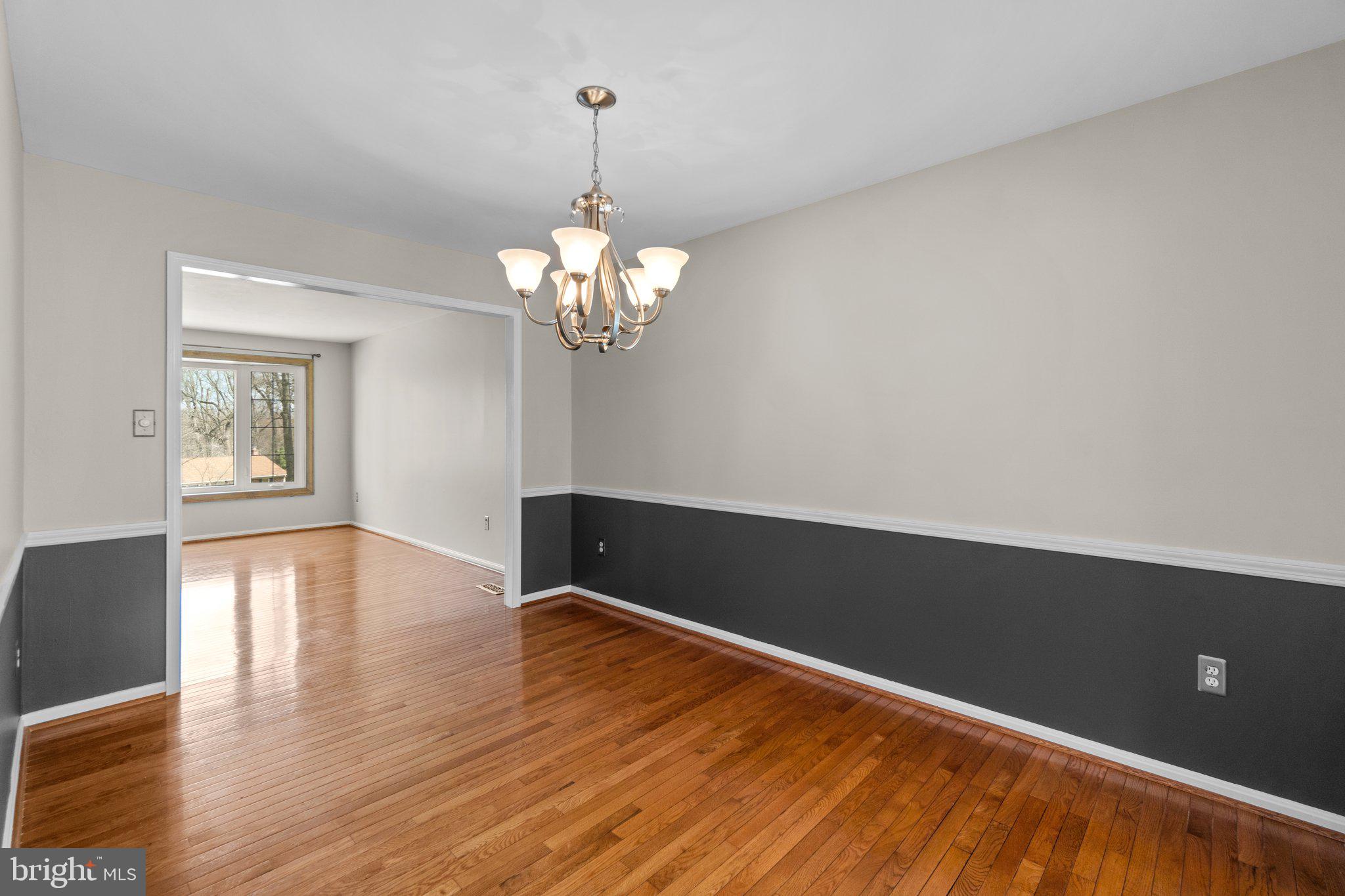 10023 Autumn View Ln